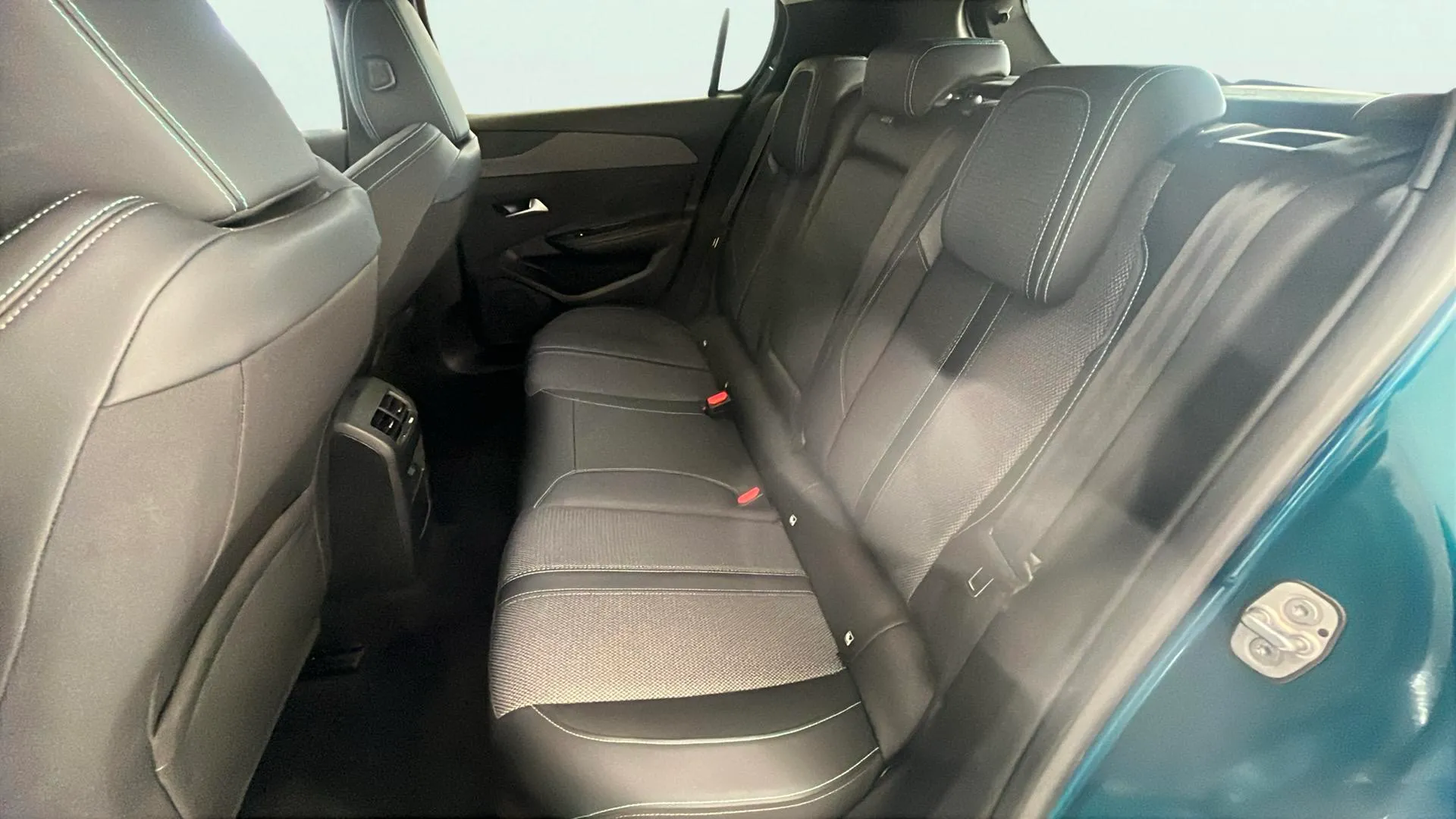Peugeot 308 Allure PureTech 130 - foto 13