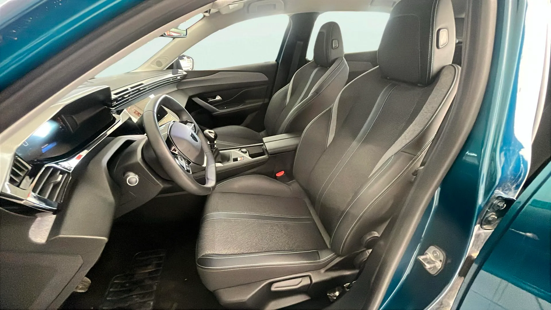 Peugeot 308 Allure PureTech 130 - foto 12