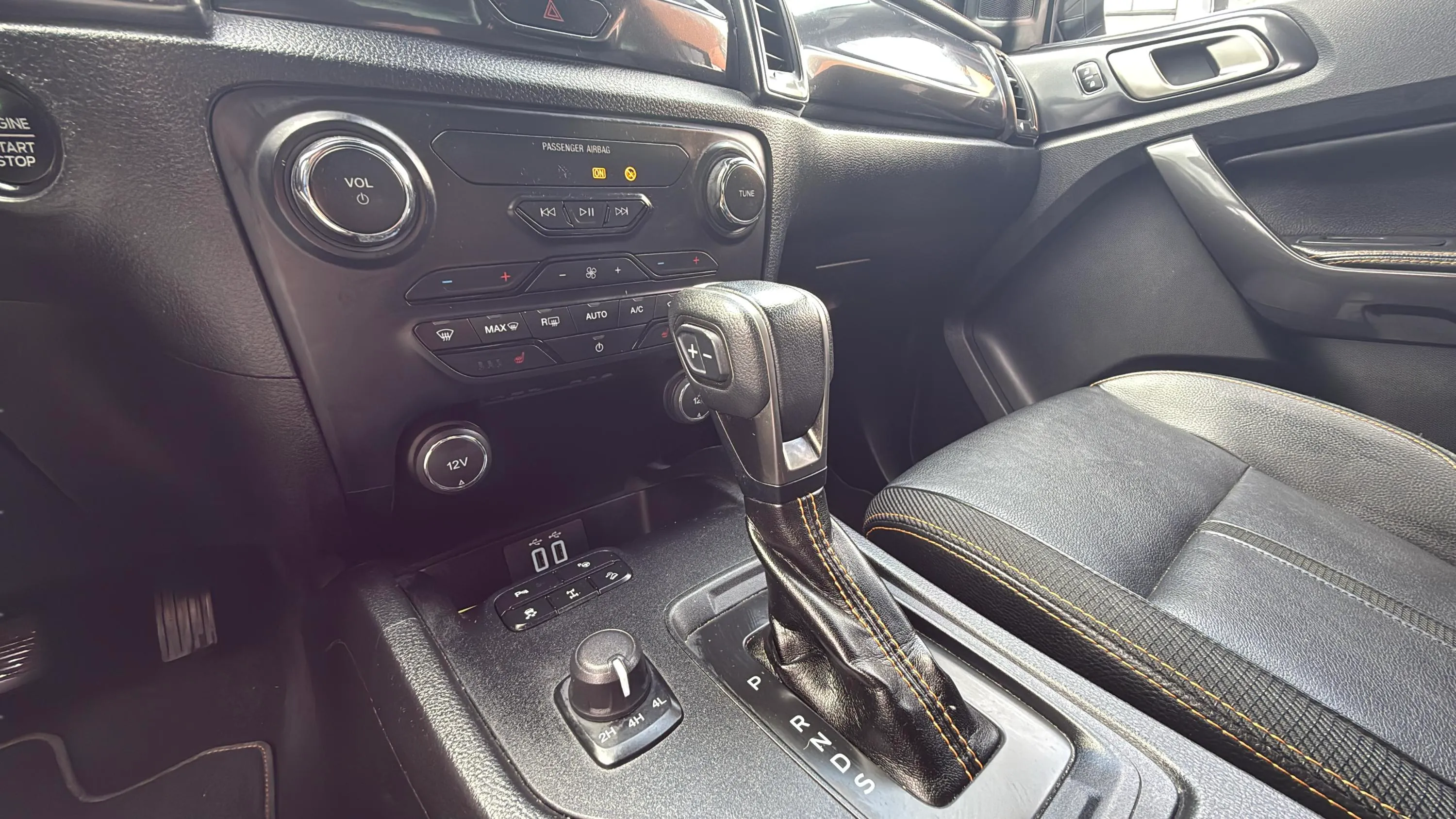 Ford Ranger 2.0 Ecobl 4x4 Dob Cab Wildtrack - foto 22