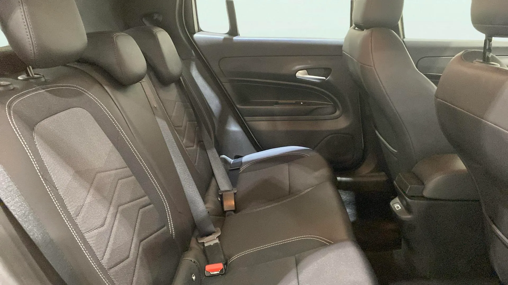 Jeep Avenger 1.2 eHybrid Altitude - foto 16