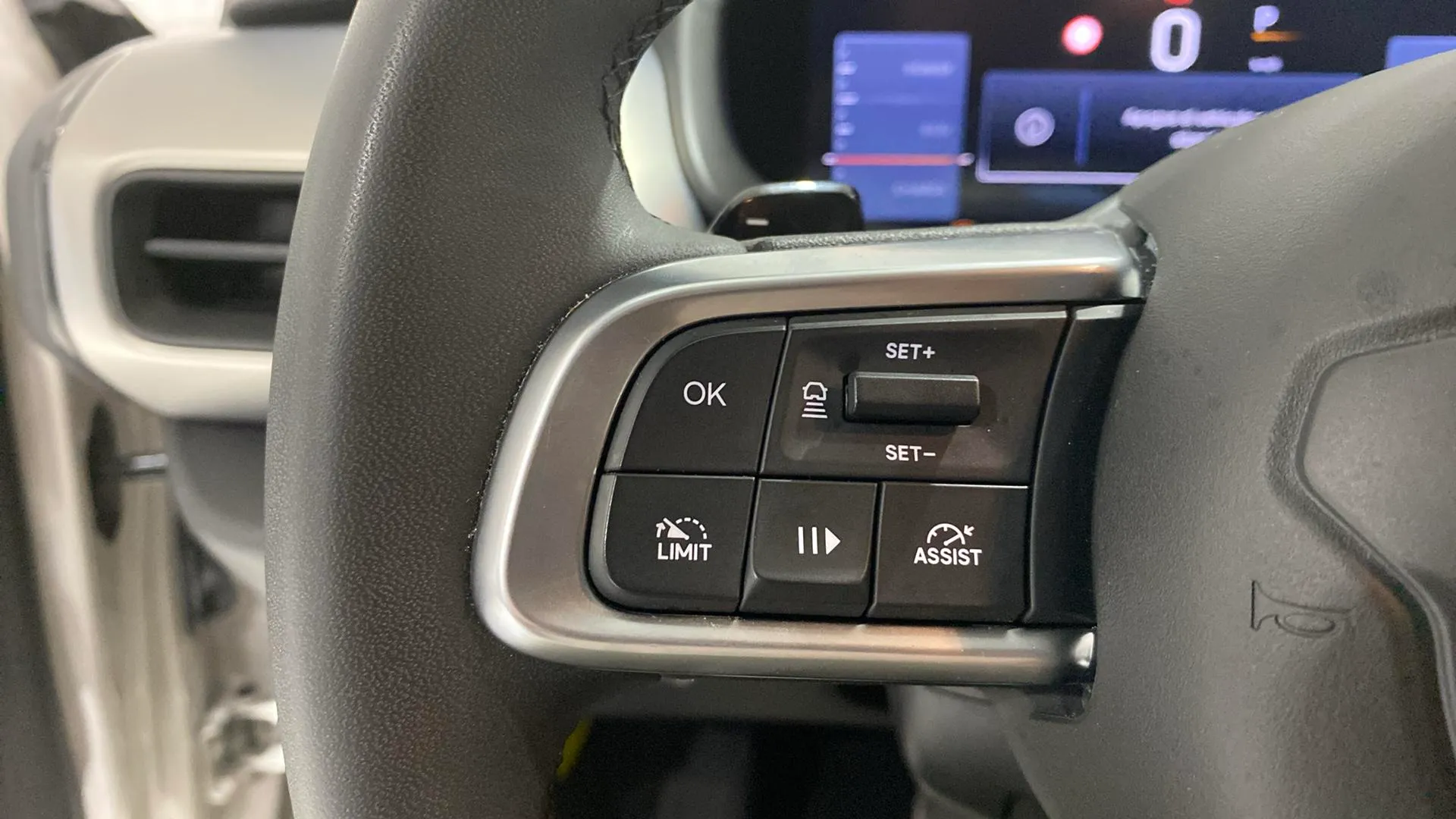 Jeep Avenger 1.2 eHybrid Altitude - foto 12