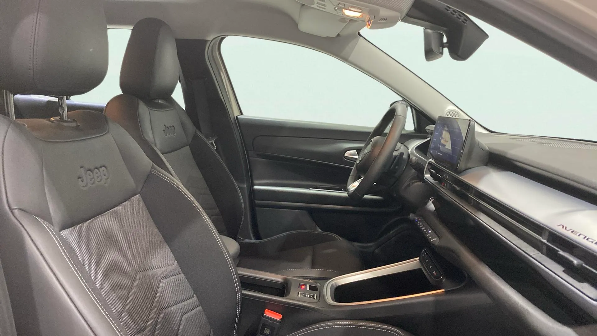 Jeep Avenger 1.2 eHybrid Altitude - foto 15