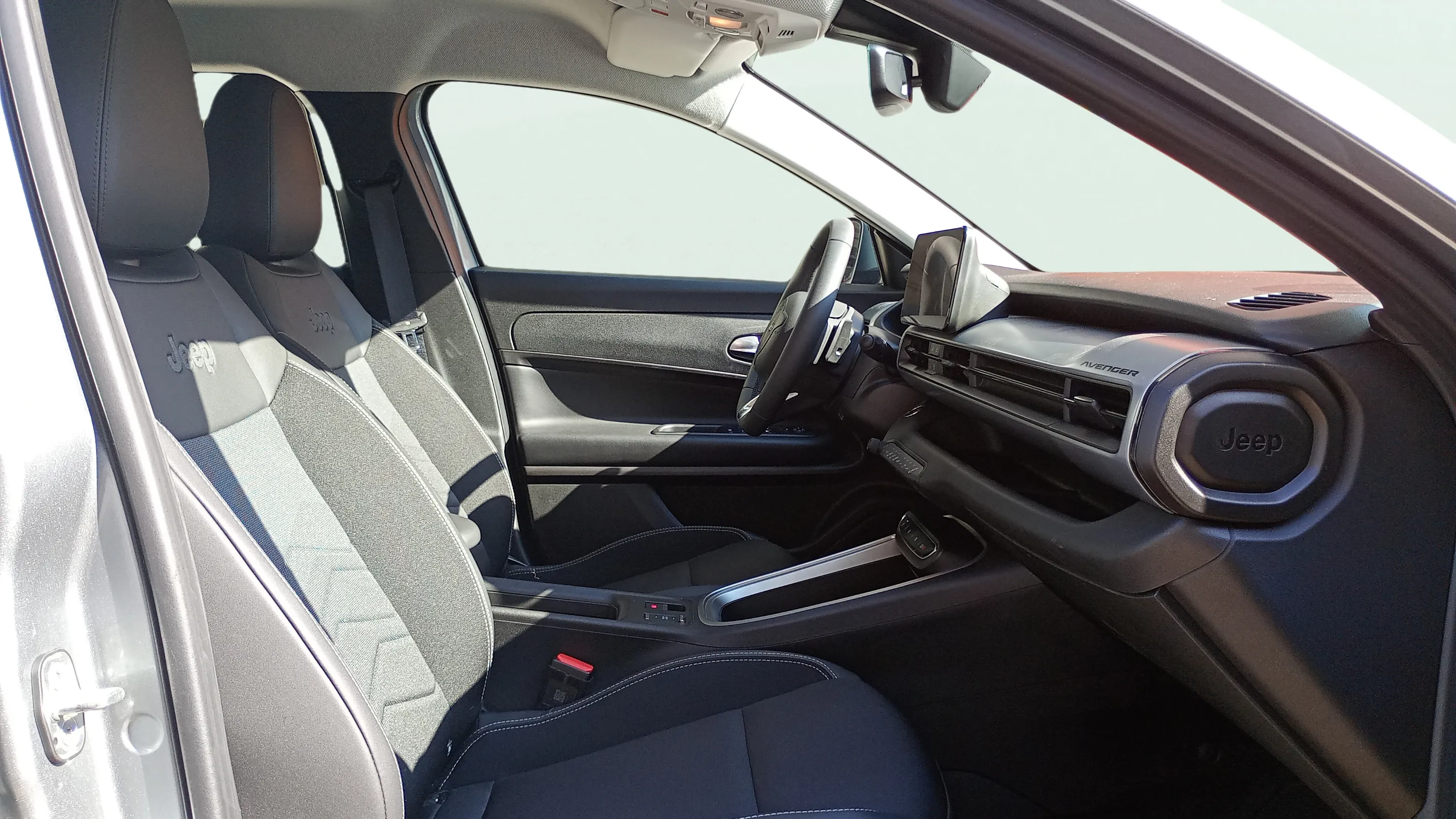 Jeep Avenger 1.2 eHybrid Altitude - foto 15
