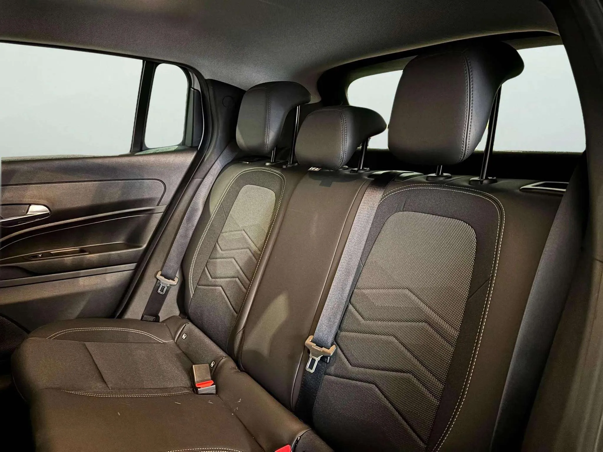 Jeep Avenger 1.2 eHybrid Altitude - foto 8