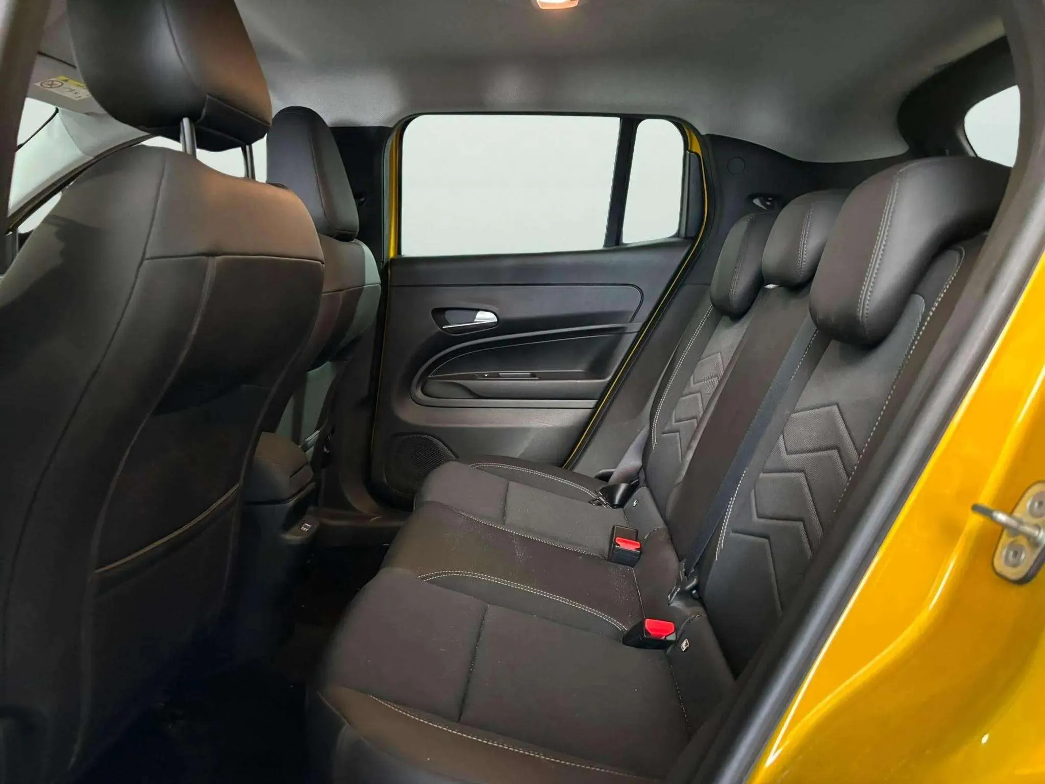 Jeep Avenger 1.2 eHybrid Altitude - foto 11