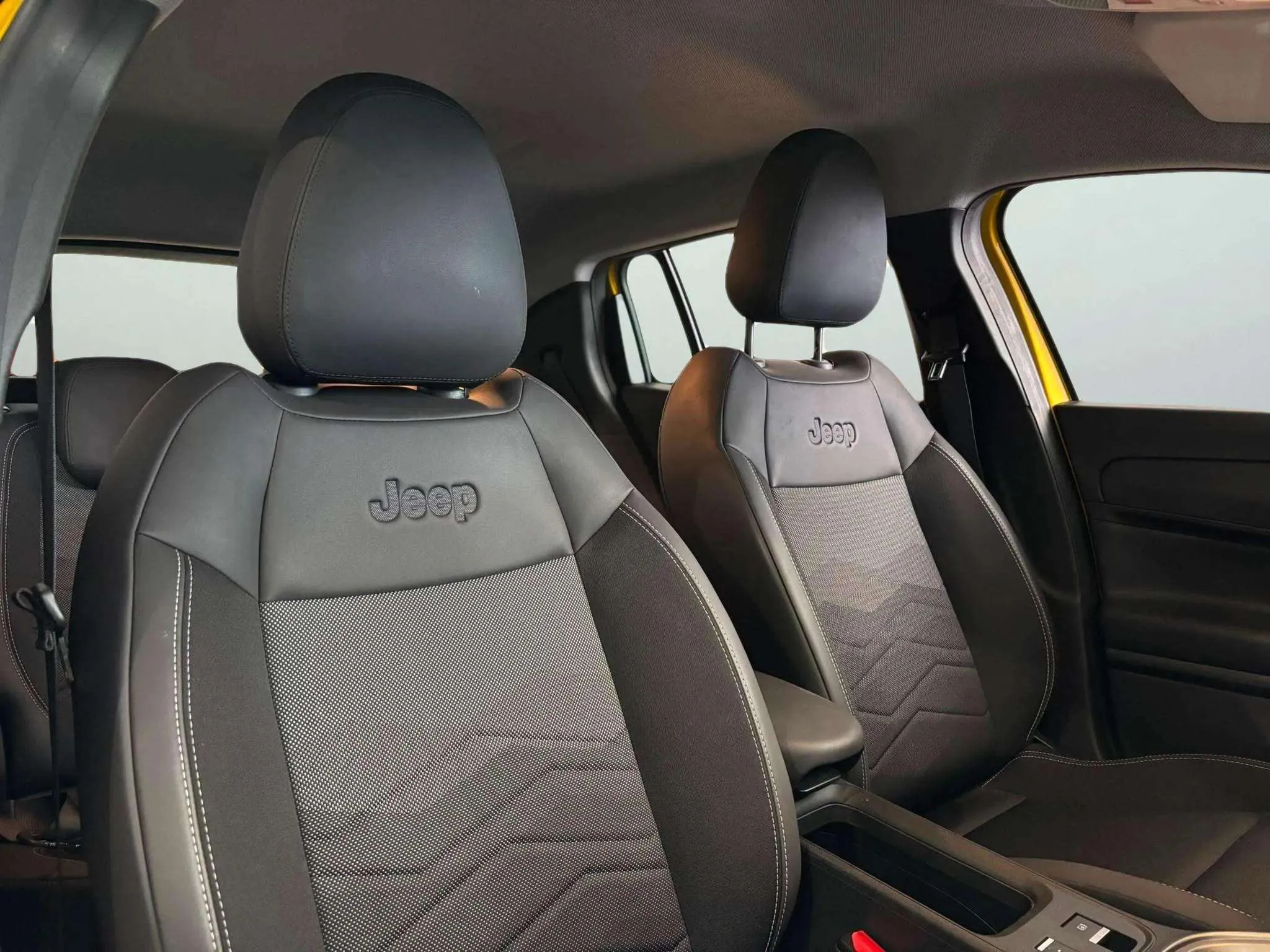 Jeep Avenger 1.2 eHybrid Altitude - foto 14