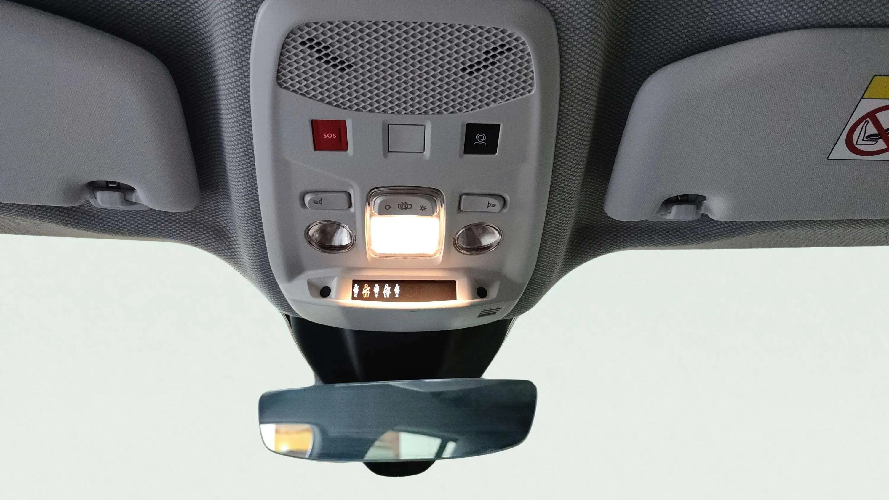 Jeep Avenger 1.2 eHybrid Altitude - foto 18