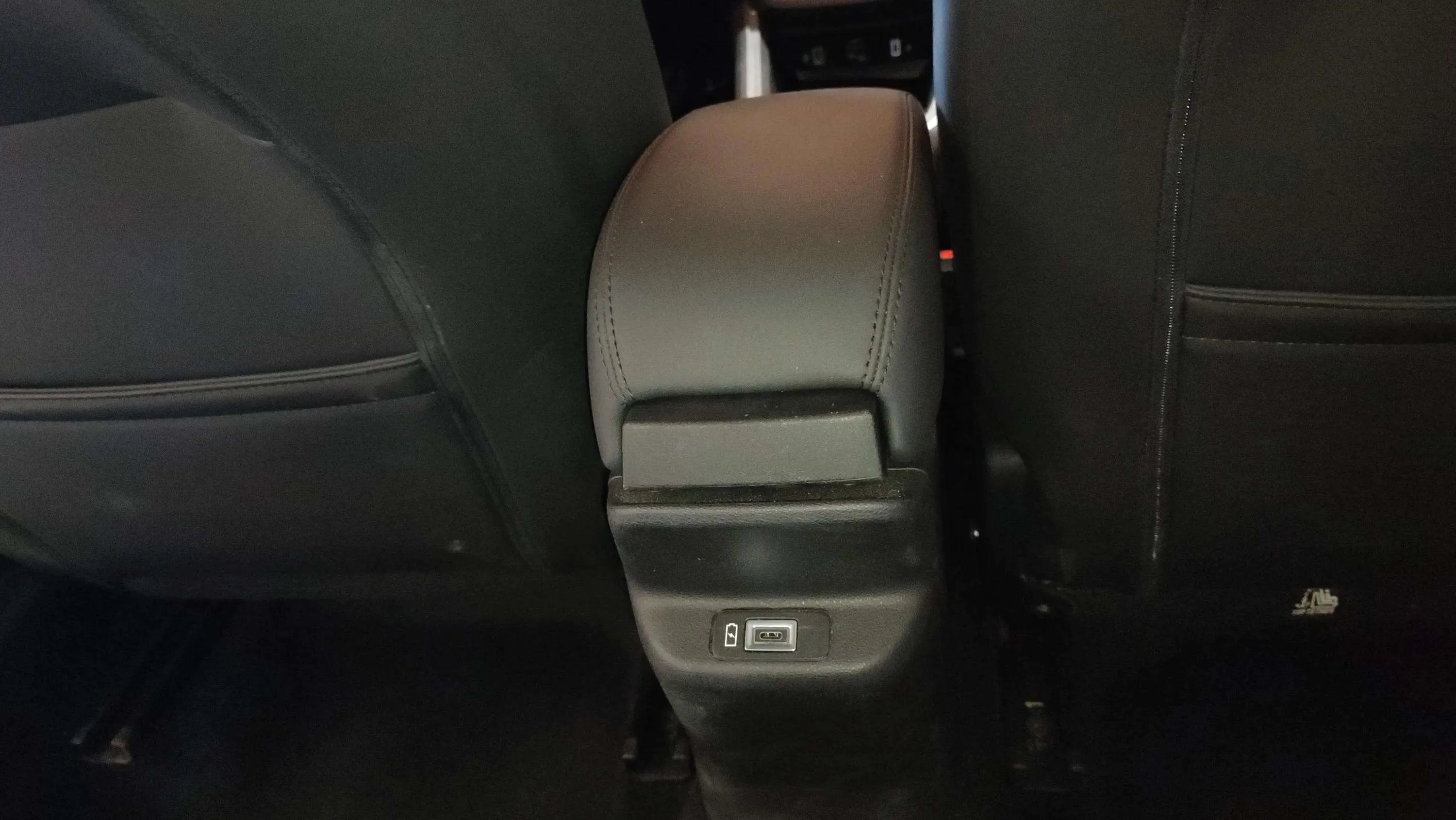 Jeep Avenger 1.2 eHybrid Altitude - foto 19