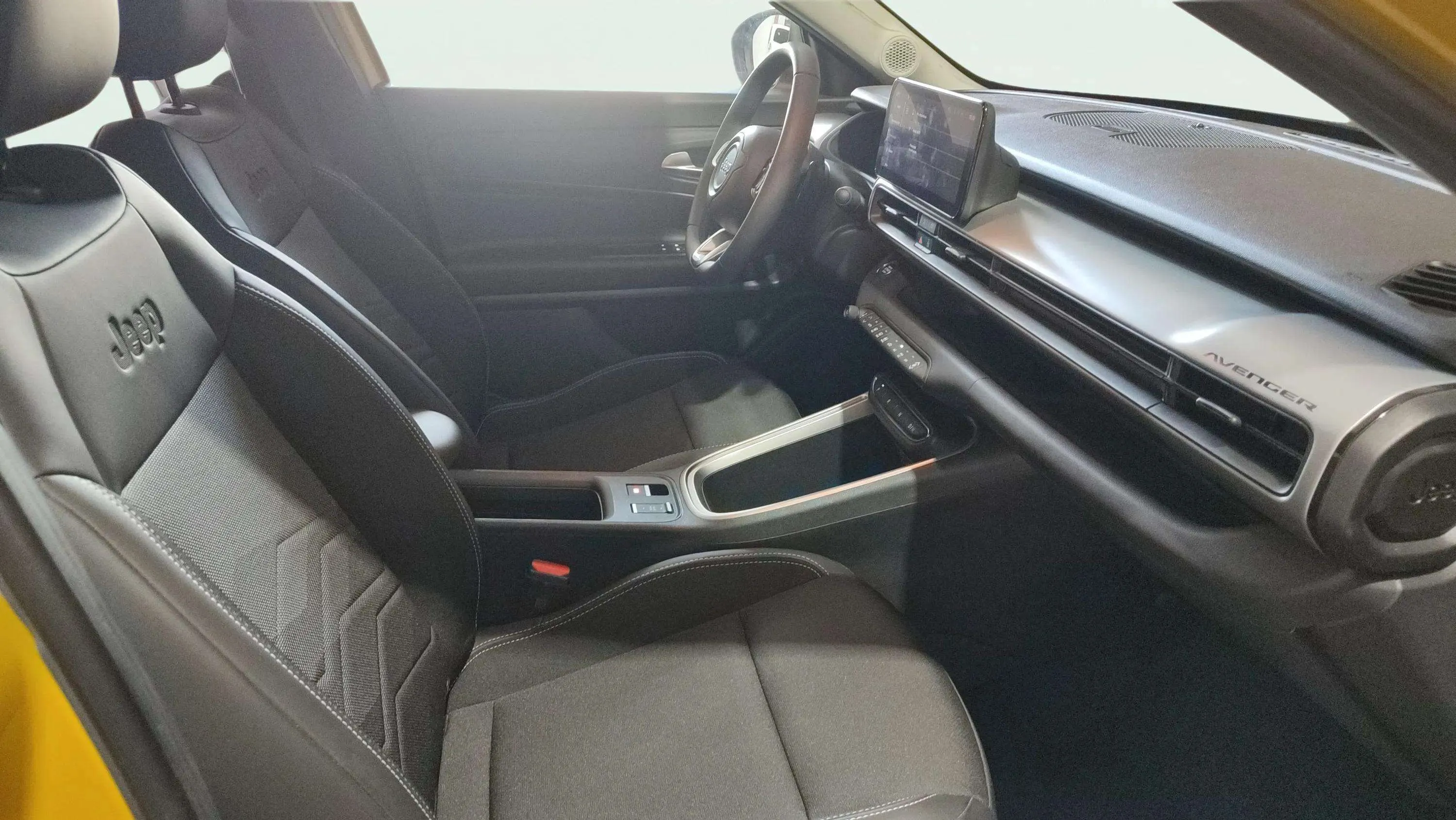 Jeep Avenger 1.2 eHybrid Altitude - foto 21