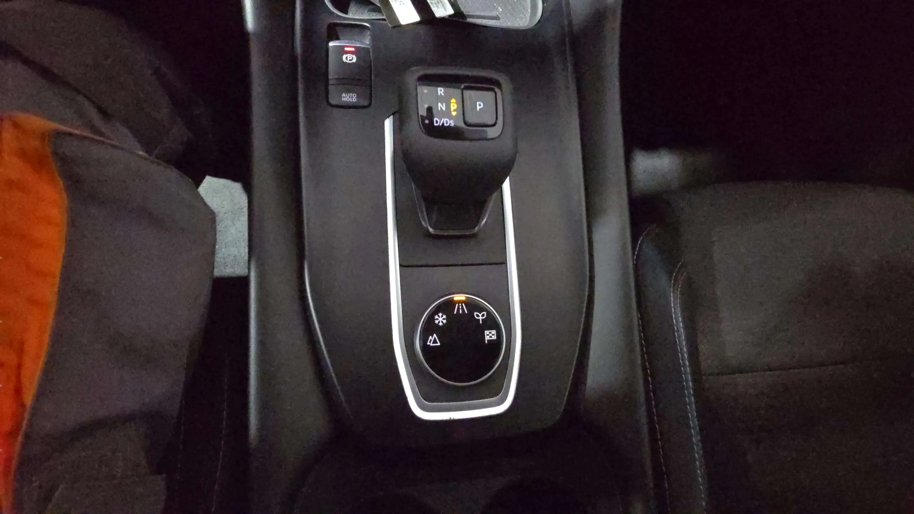 Nissan Qashqai DIG-T mHEV Xtronic 4x4 N-Connecta - foto 25