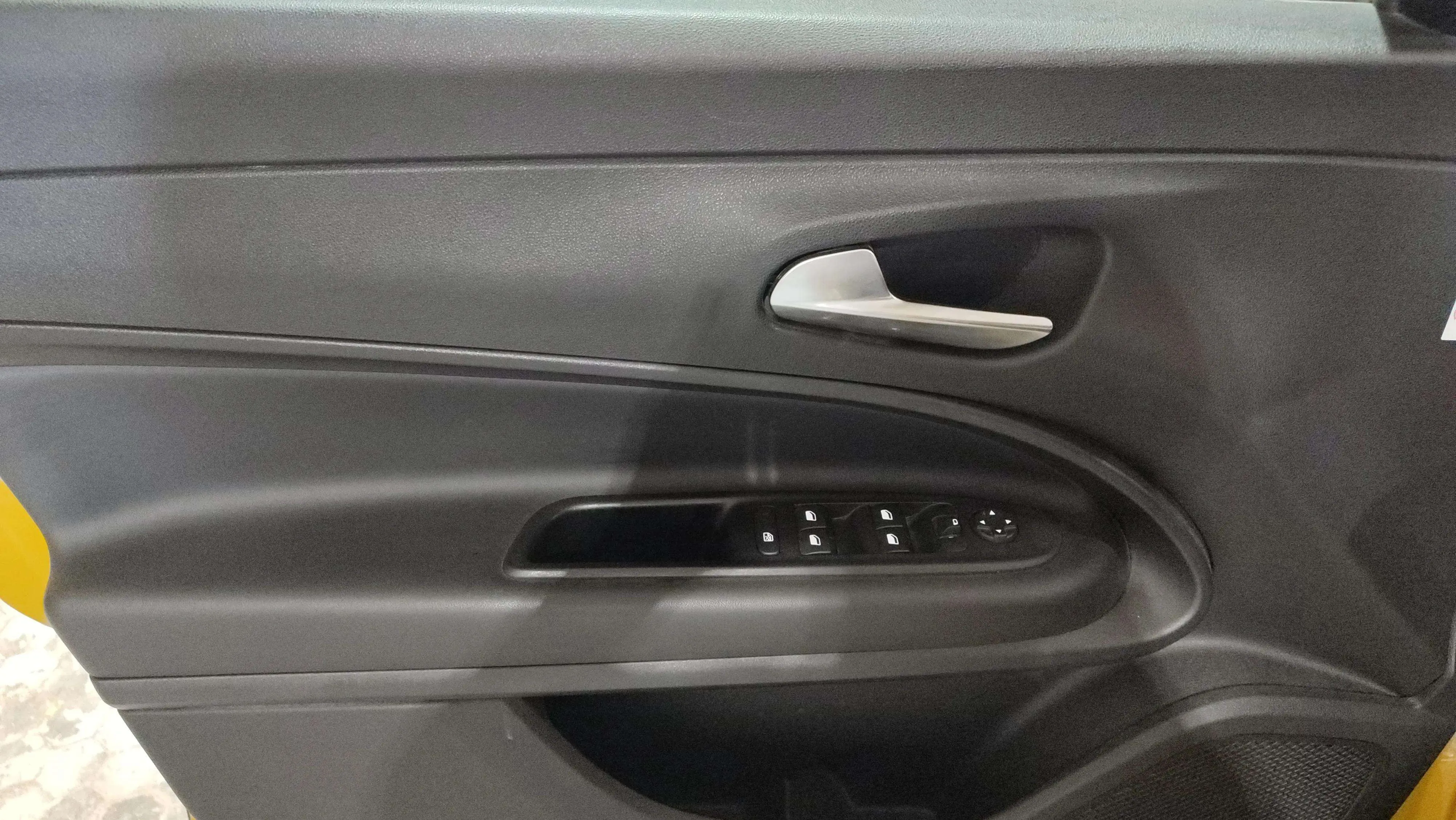 Jeep Avenger 1.2 eHybrid Altitude - foto 6
