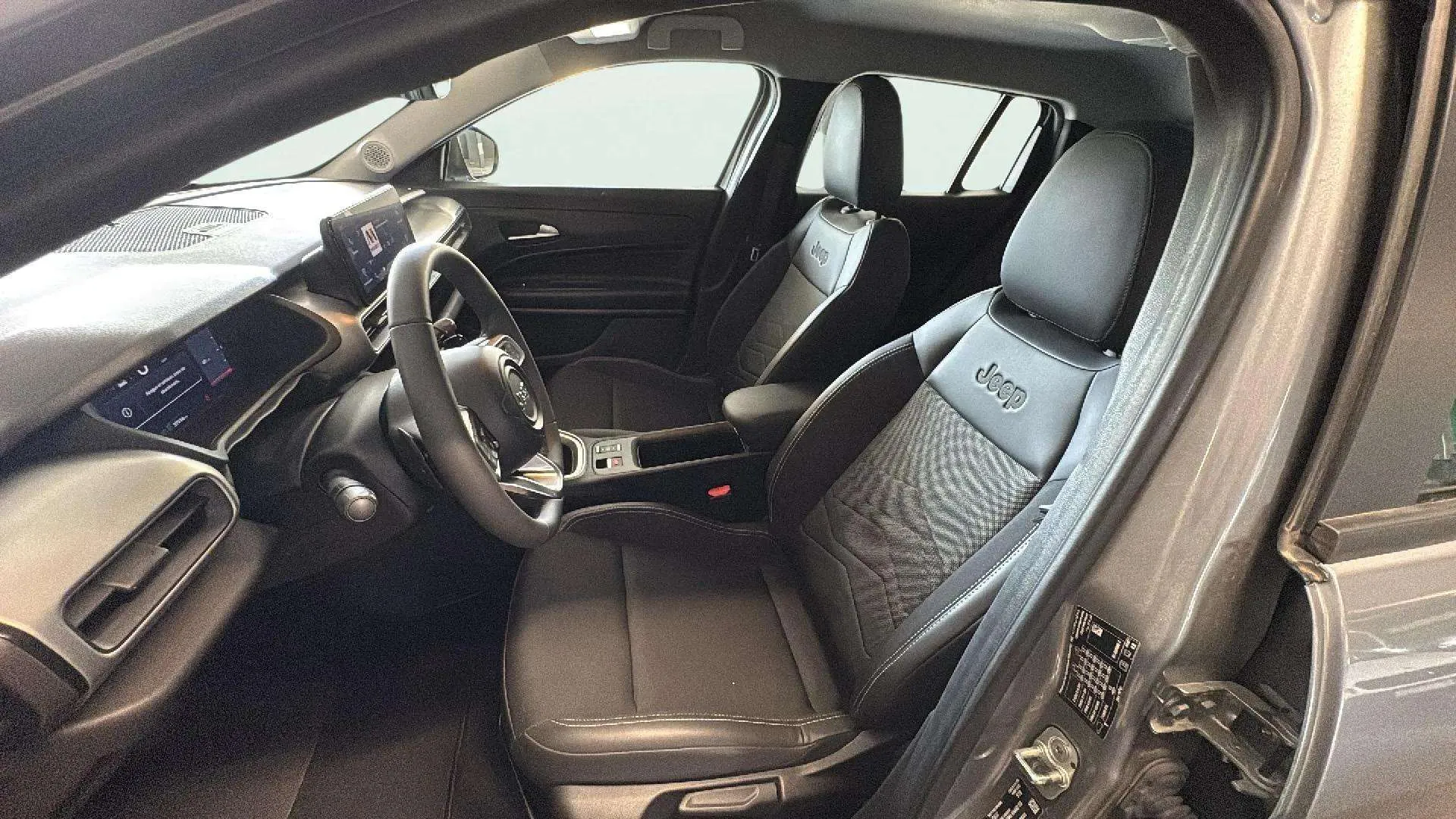 Jeep Avenger 1.2 eHybrid Altitude - foto 11