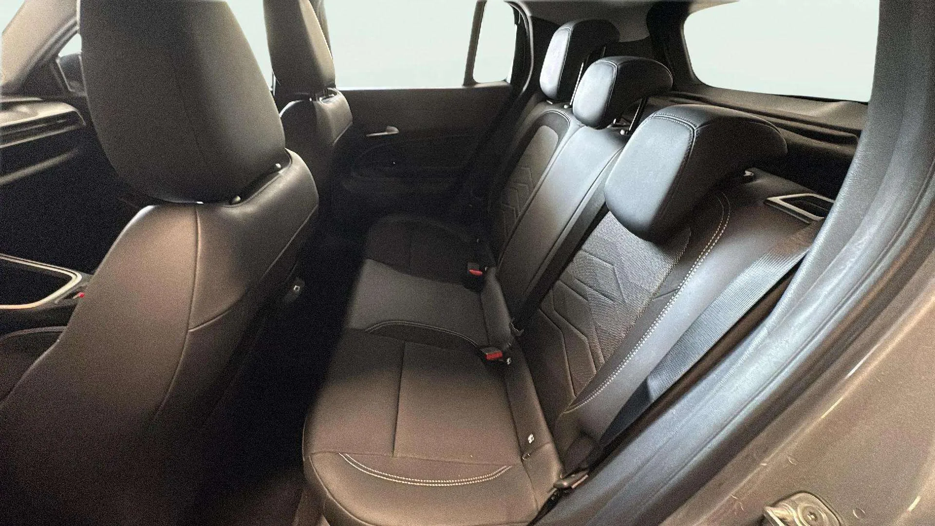 Jeep Avenger 1.2 eHybrid Altitude - foto 12