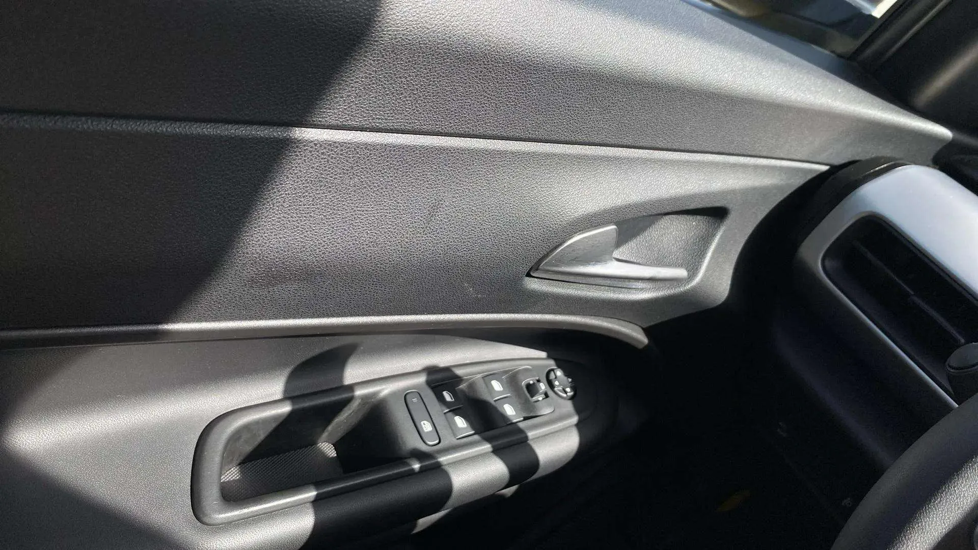 Jeep Avenger 1.2 eHybrid Altitude - foto 19