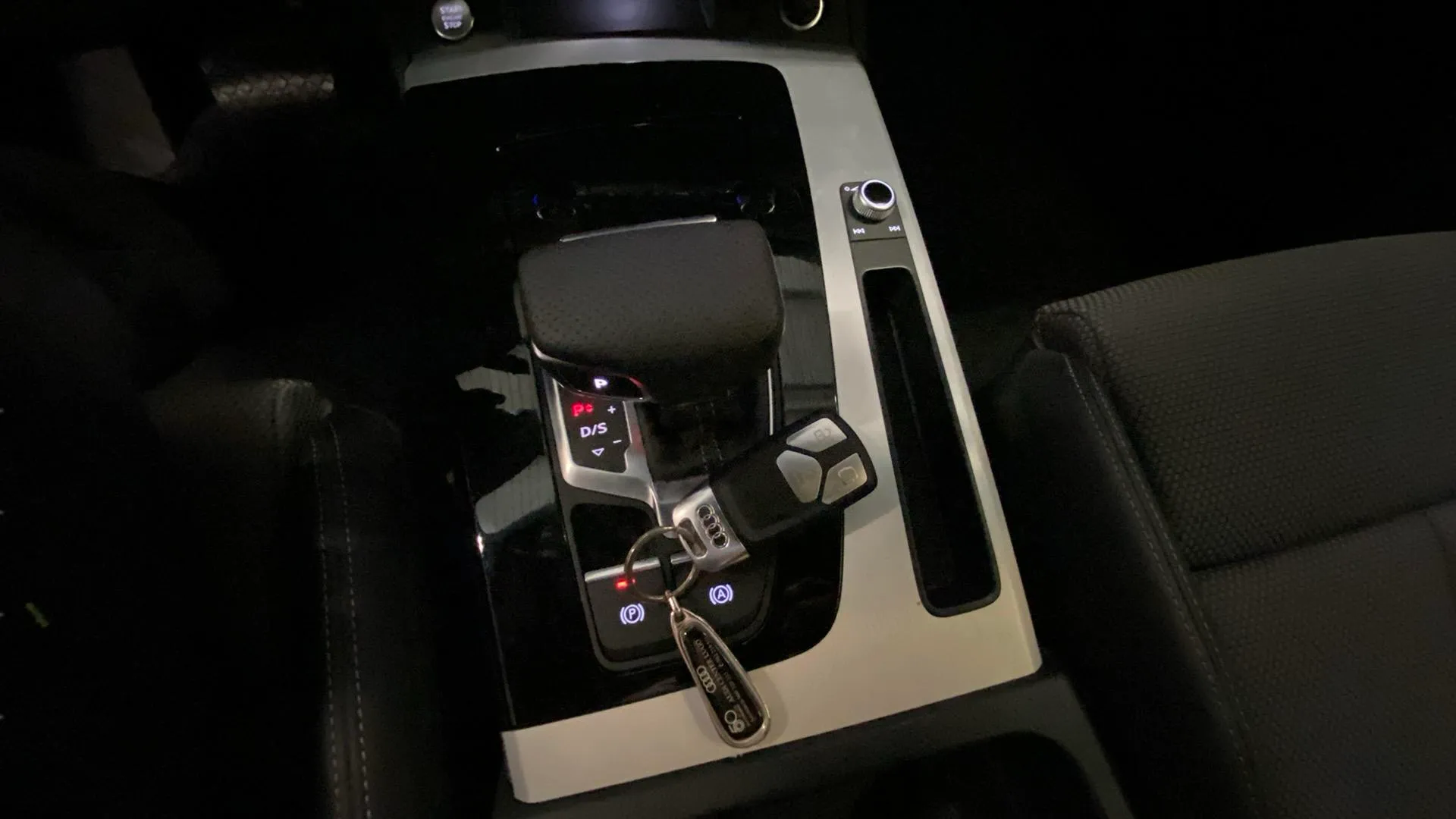 Audi Q5 Black Line 50 TFSI e quattro - foto 17