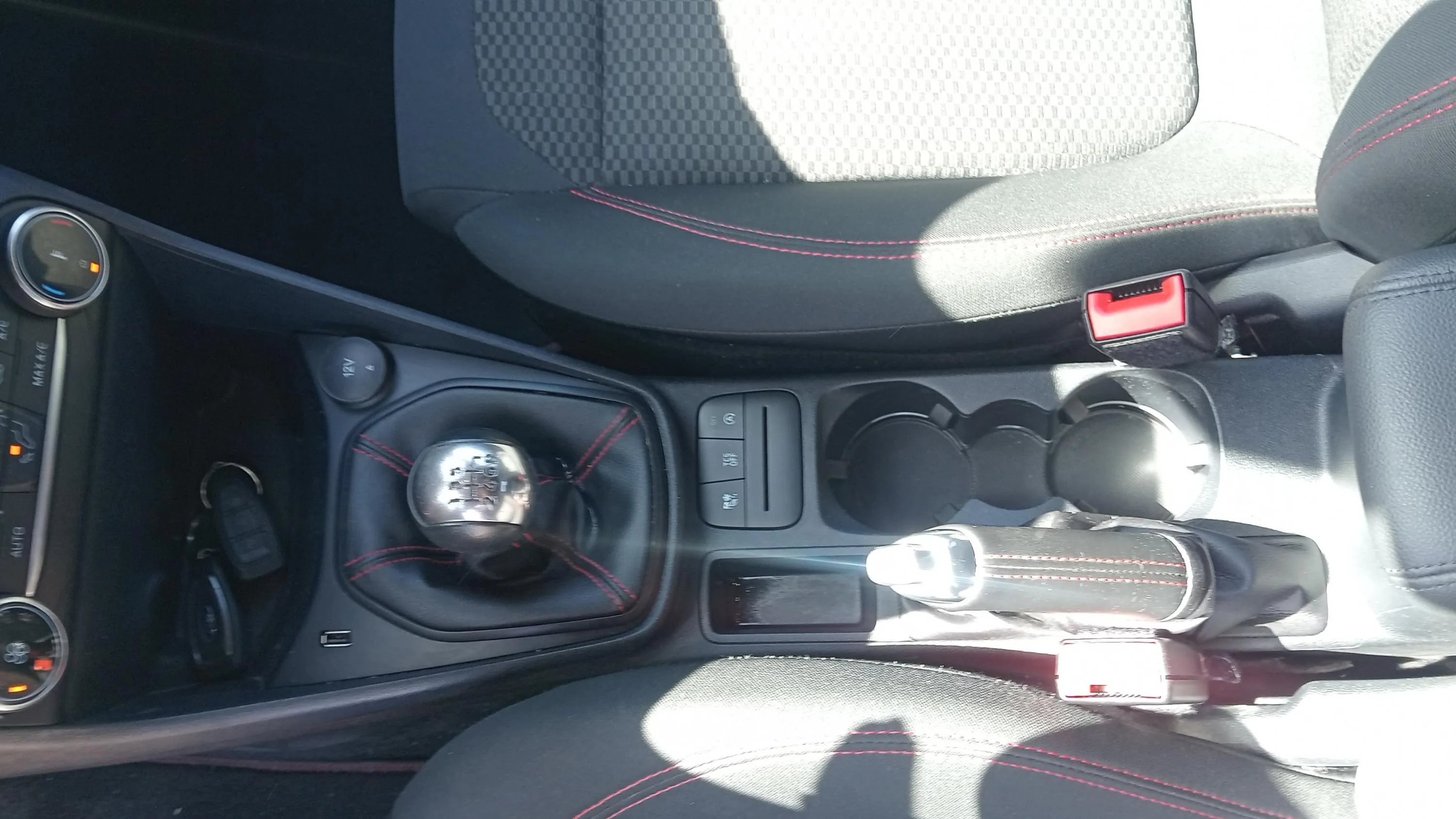Ford Fiesta 1.0 EcoBoost MHEV ST-Line - foto 22