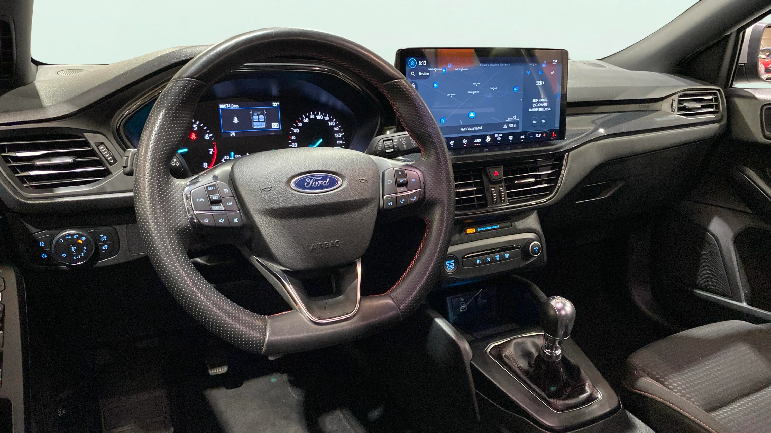 Ford Focus 1.0 EcoBoost MHEV ST-Line - foto 30