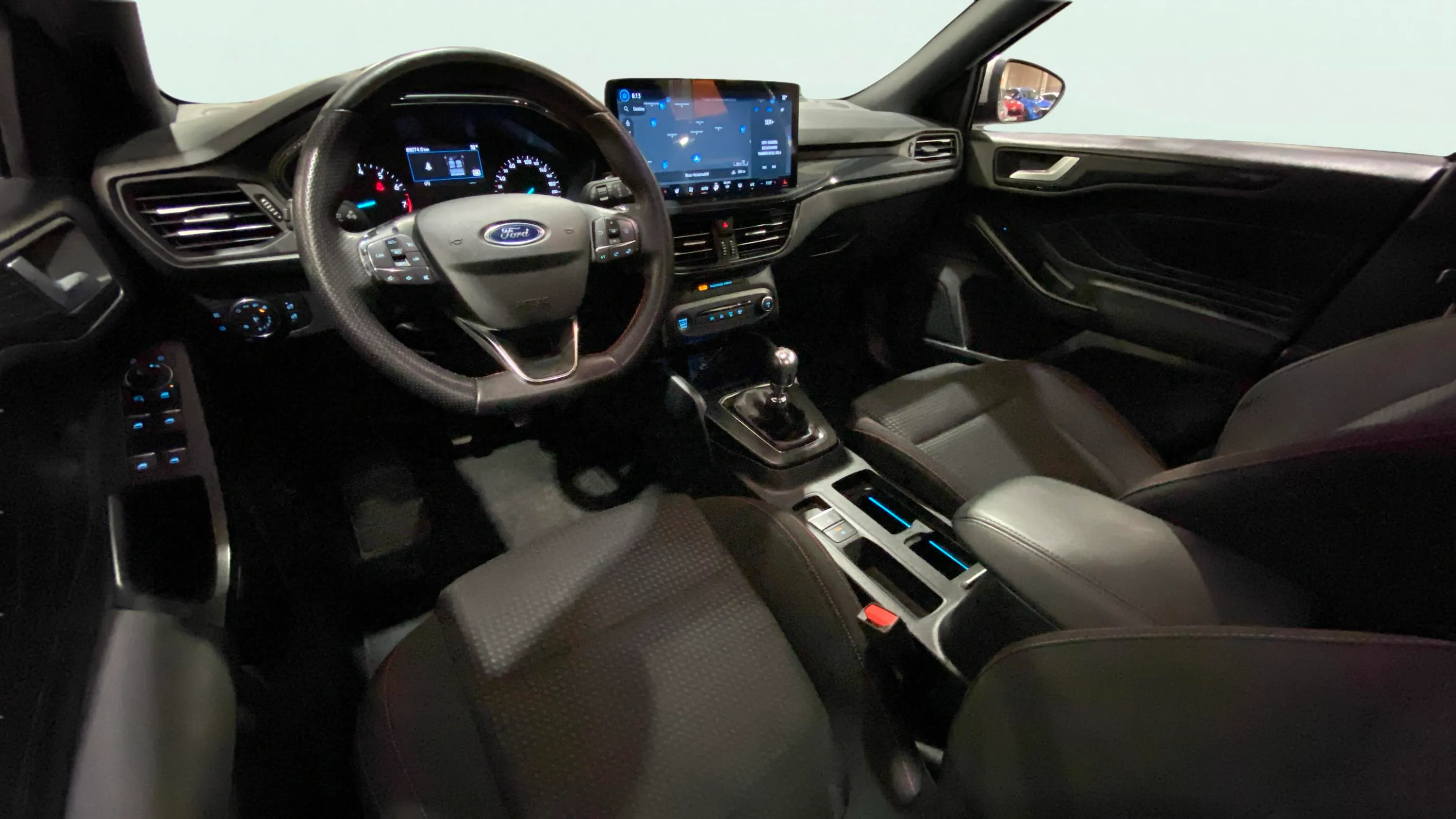 Ford Focus 1.0 EcoBoost MHEV ST-Line - foto 29