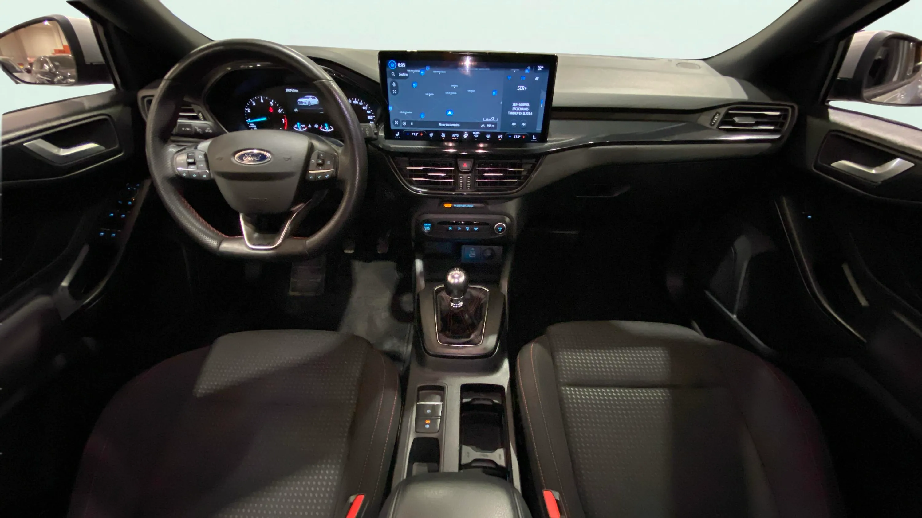 Ford Focus 1.0 EcoBoost MHEV ST-Line - foto 13