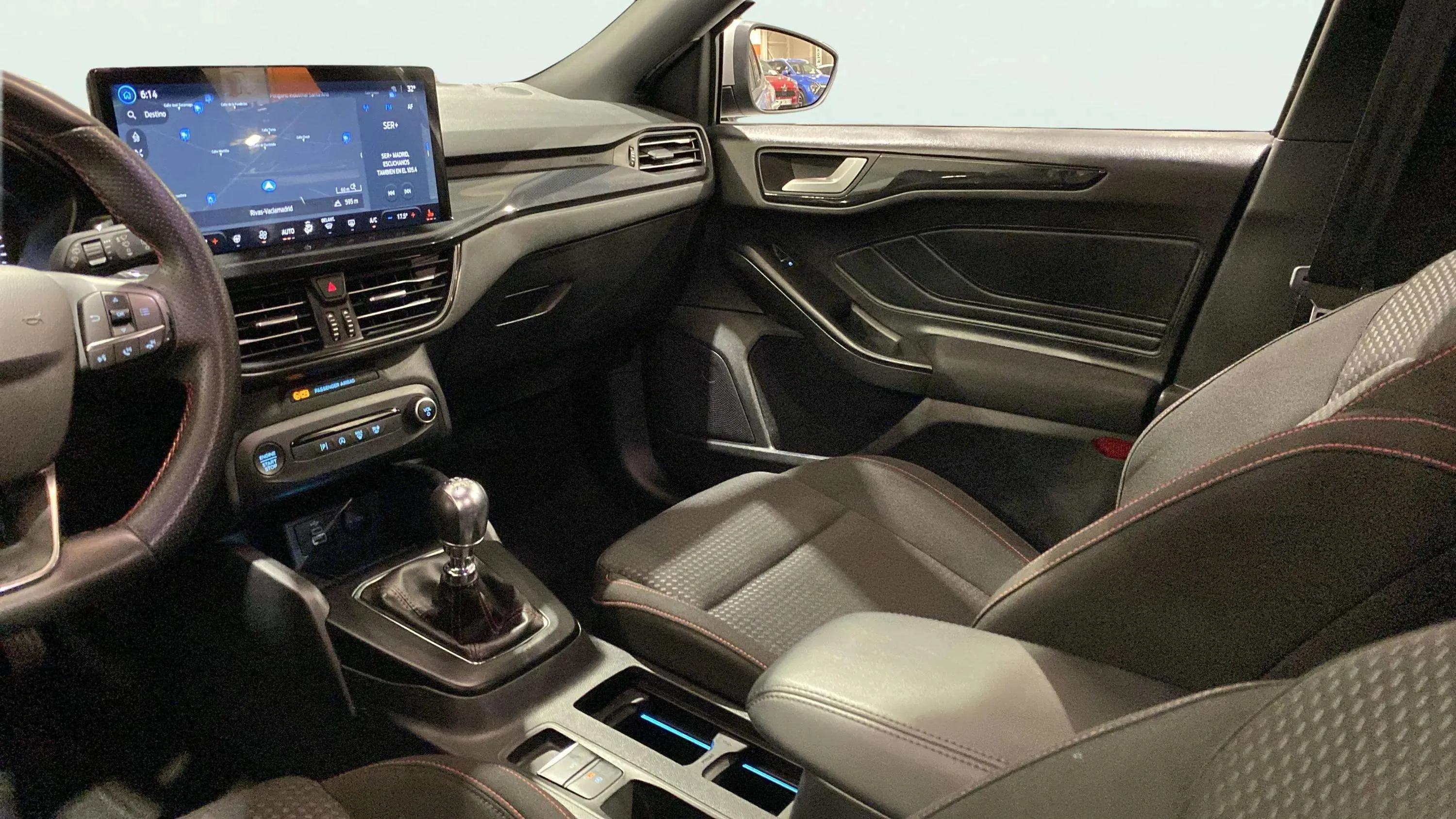 Ford Focus 1.0 EcoBoost MHEV ST-Line - foto 31