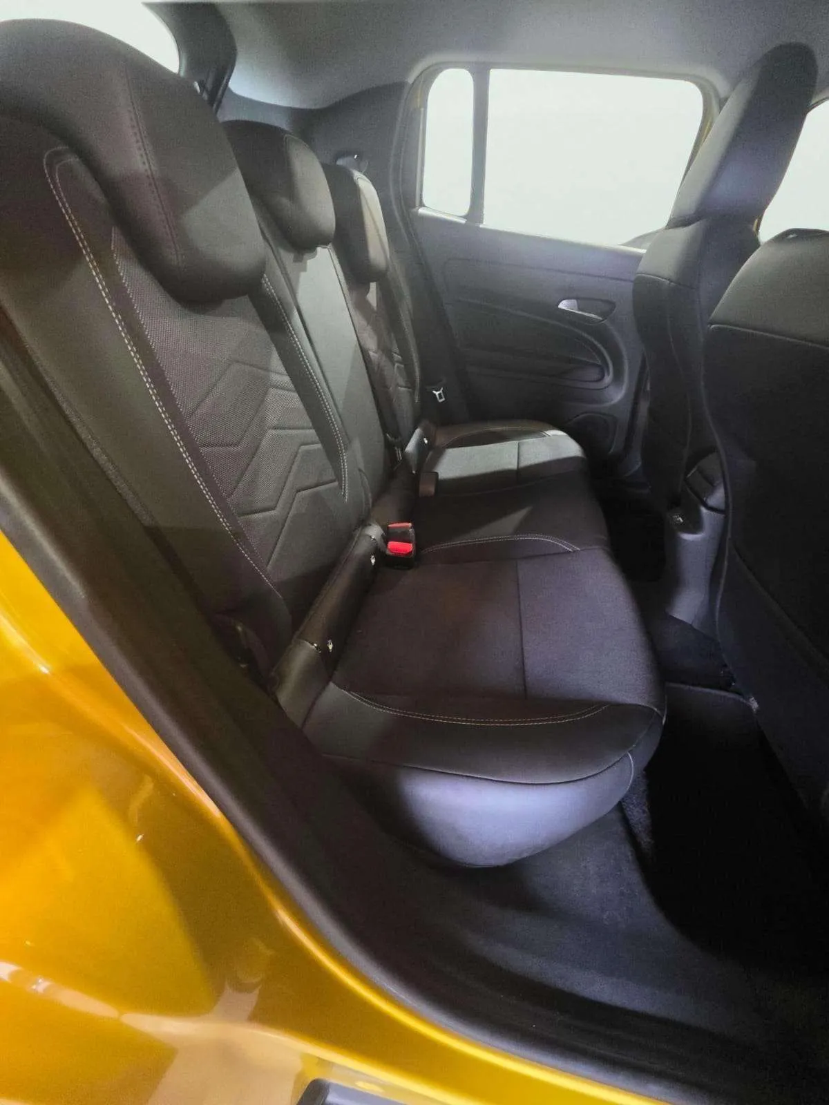 Jeep Avenger 1.2 eHybrid Altitude - foto 9