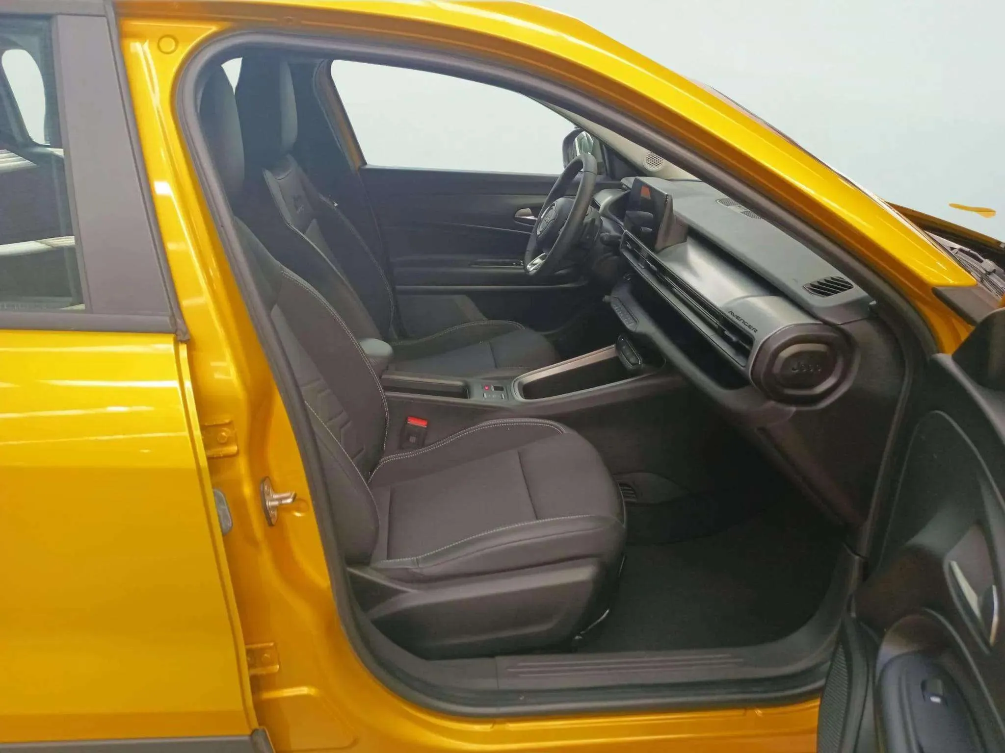 Jeep Avenger 1.2 eHybrid Altitude - foto 7