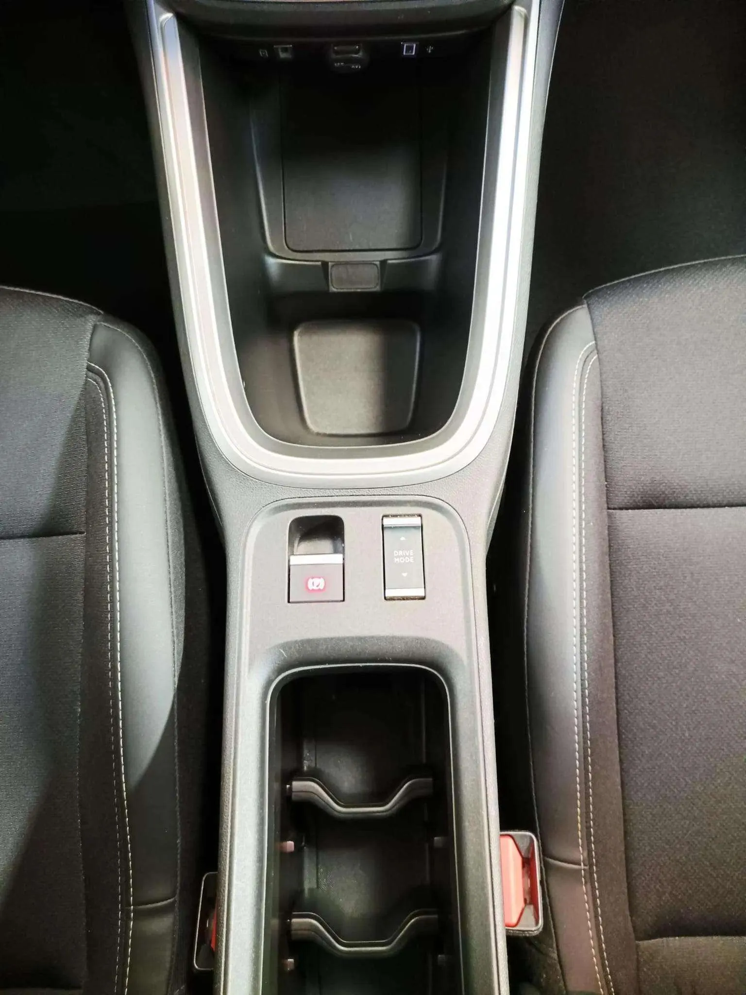 Jeep Avenger 1.2 eHybrid Altitude - foto 10