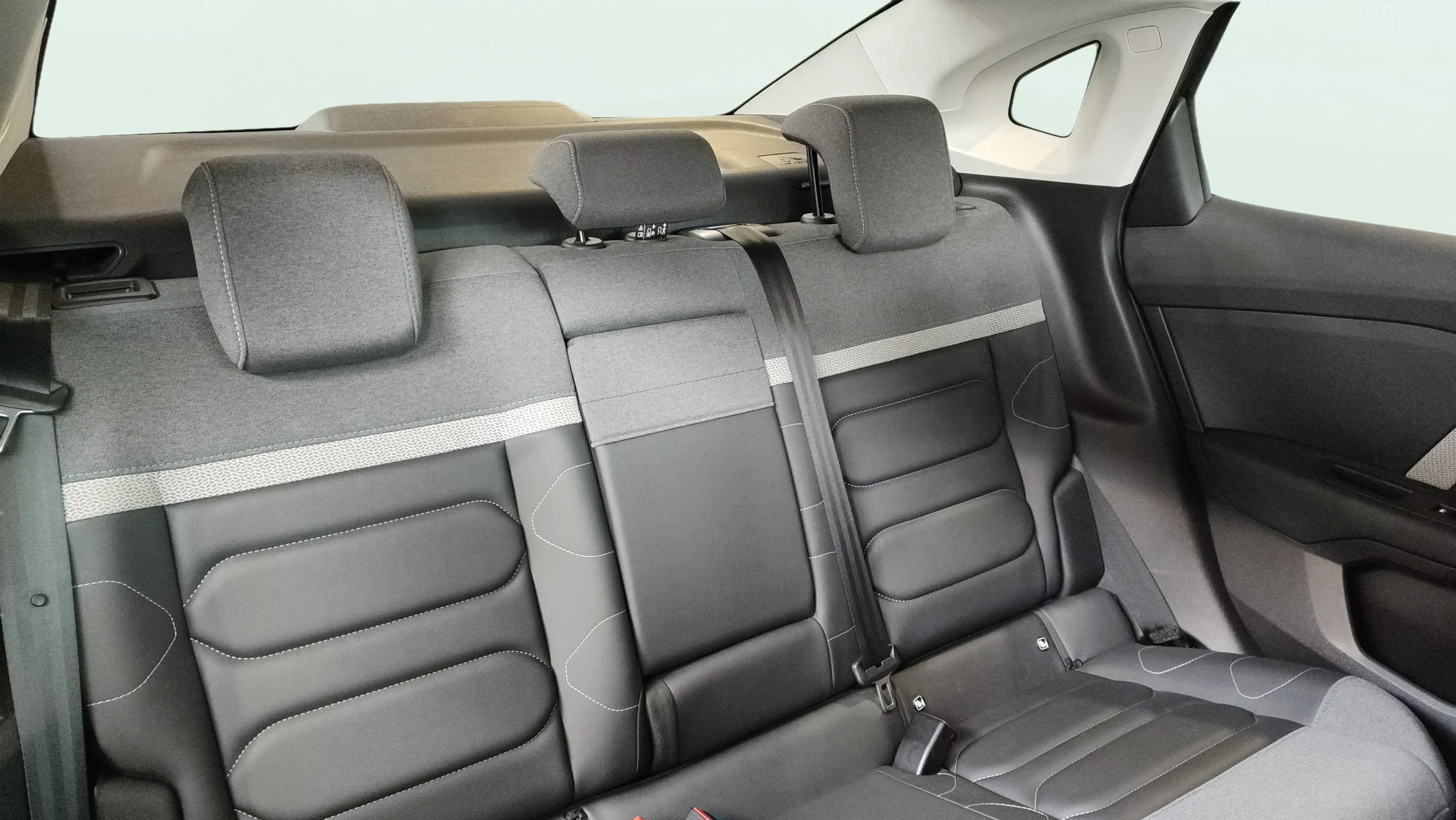 Citroën C4 X PureTech 130 EAT8 Max - foto 18
