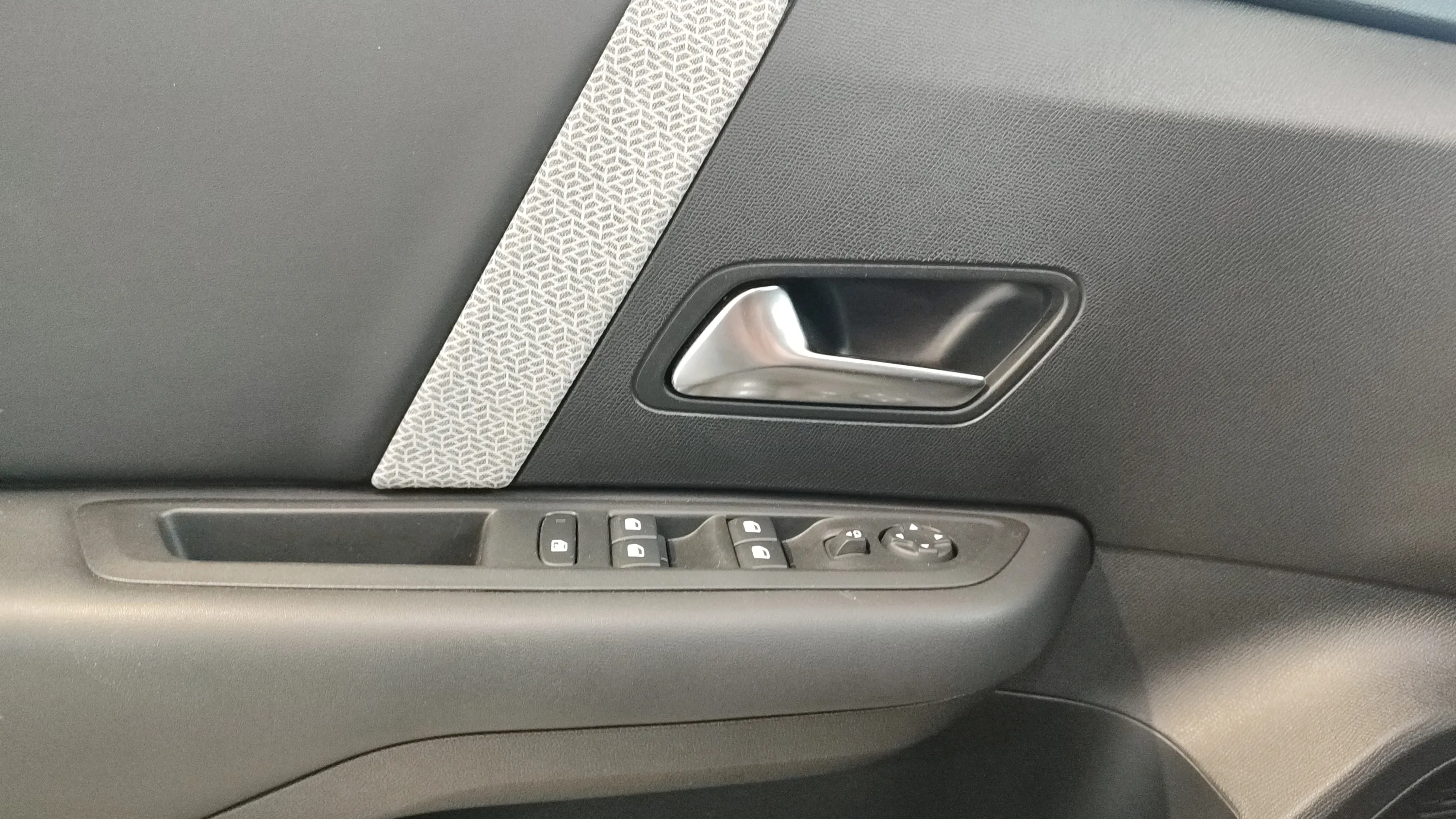 Citroën C4 X PureTech 130 EAT8 Max - foto 21