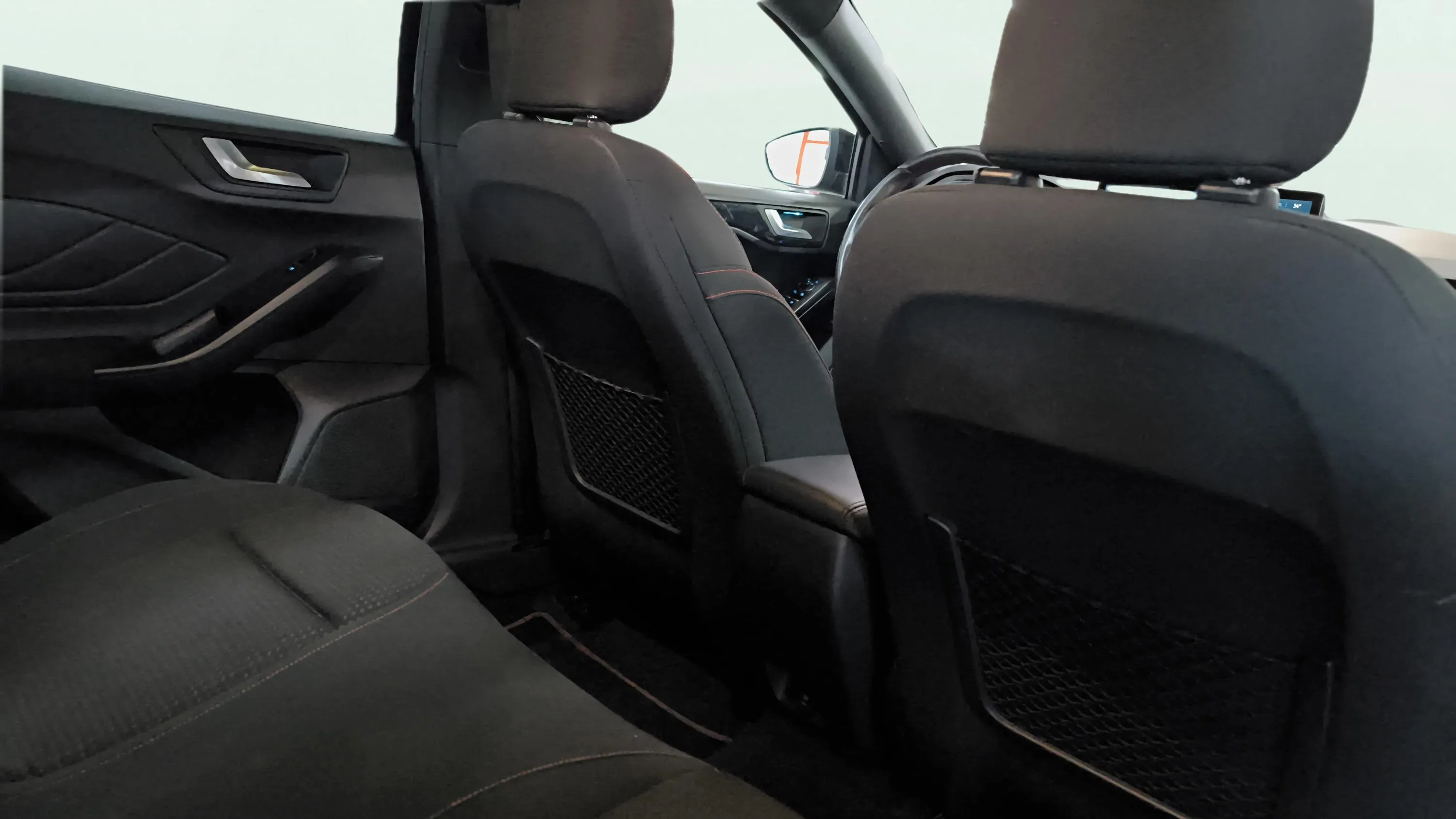 Ford Focus 1.0 EcoBoost MHEV ST-Line - foto 43