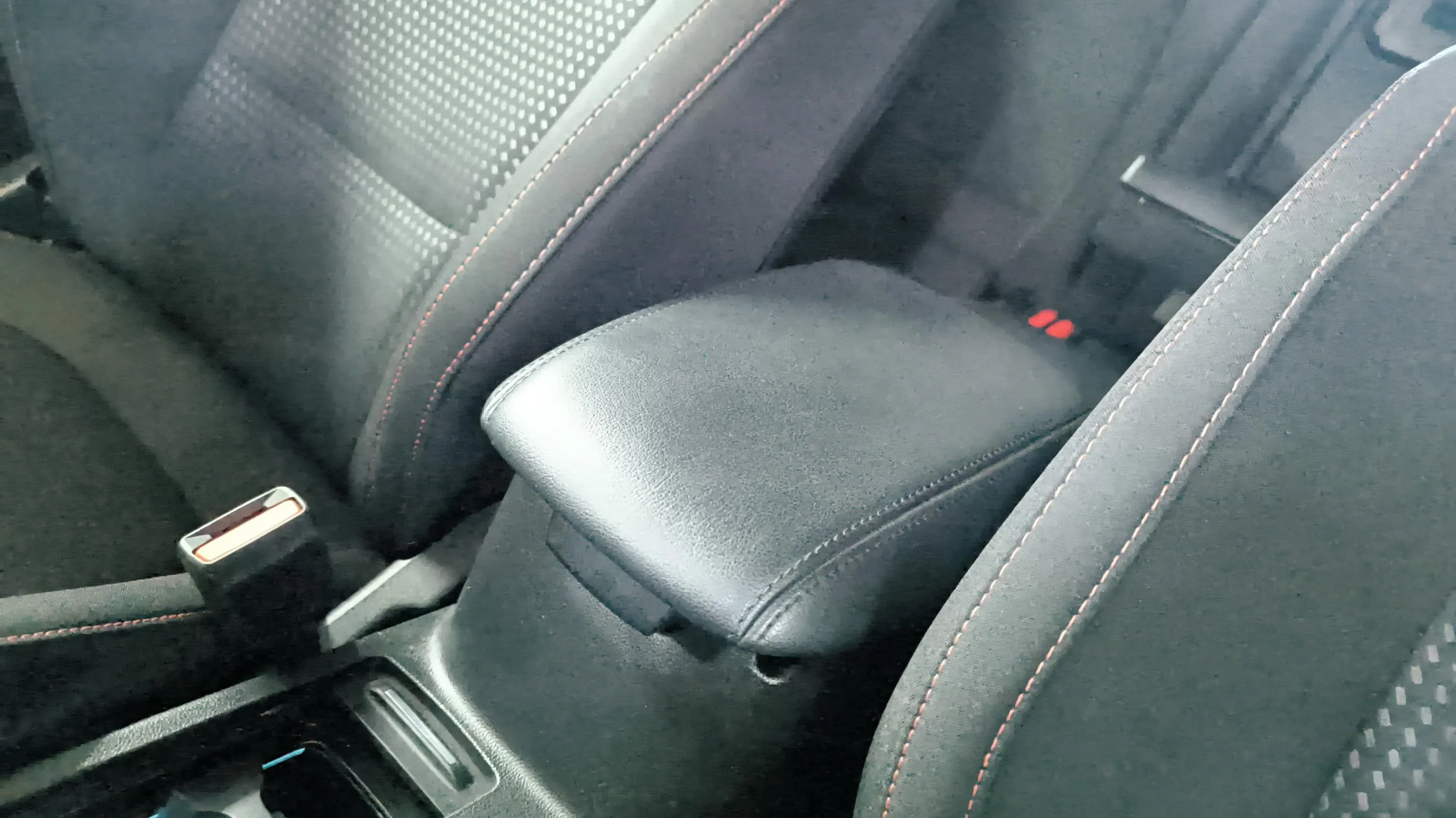 Ford Focus 1.0 EcoBoost MHEV ST-Line - foto 26