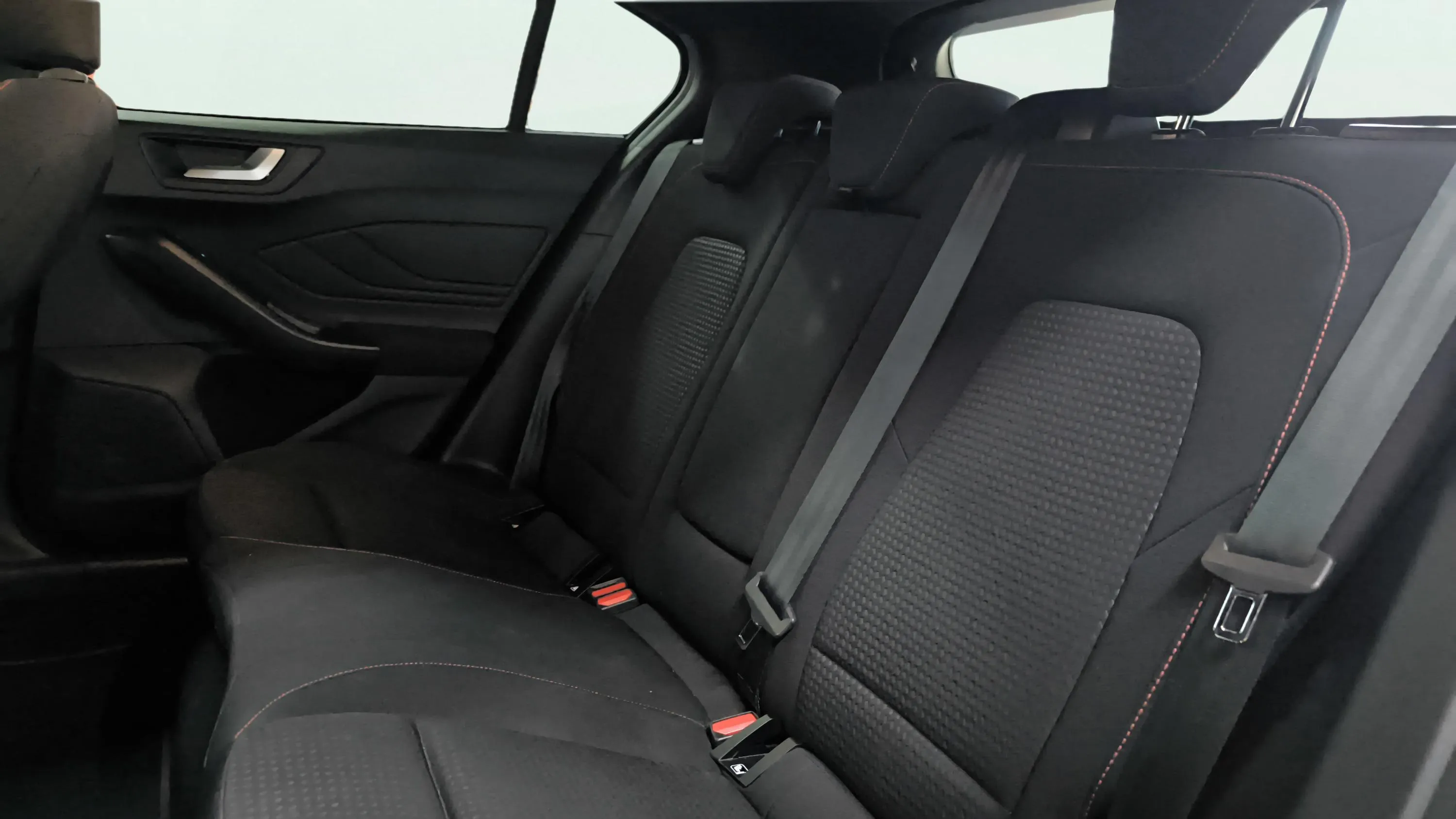 Ford Focus 1.0 EcoBoost MHEV ST-Line - foto 19