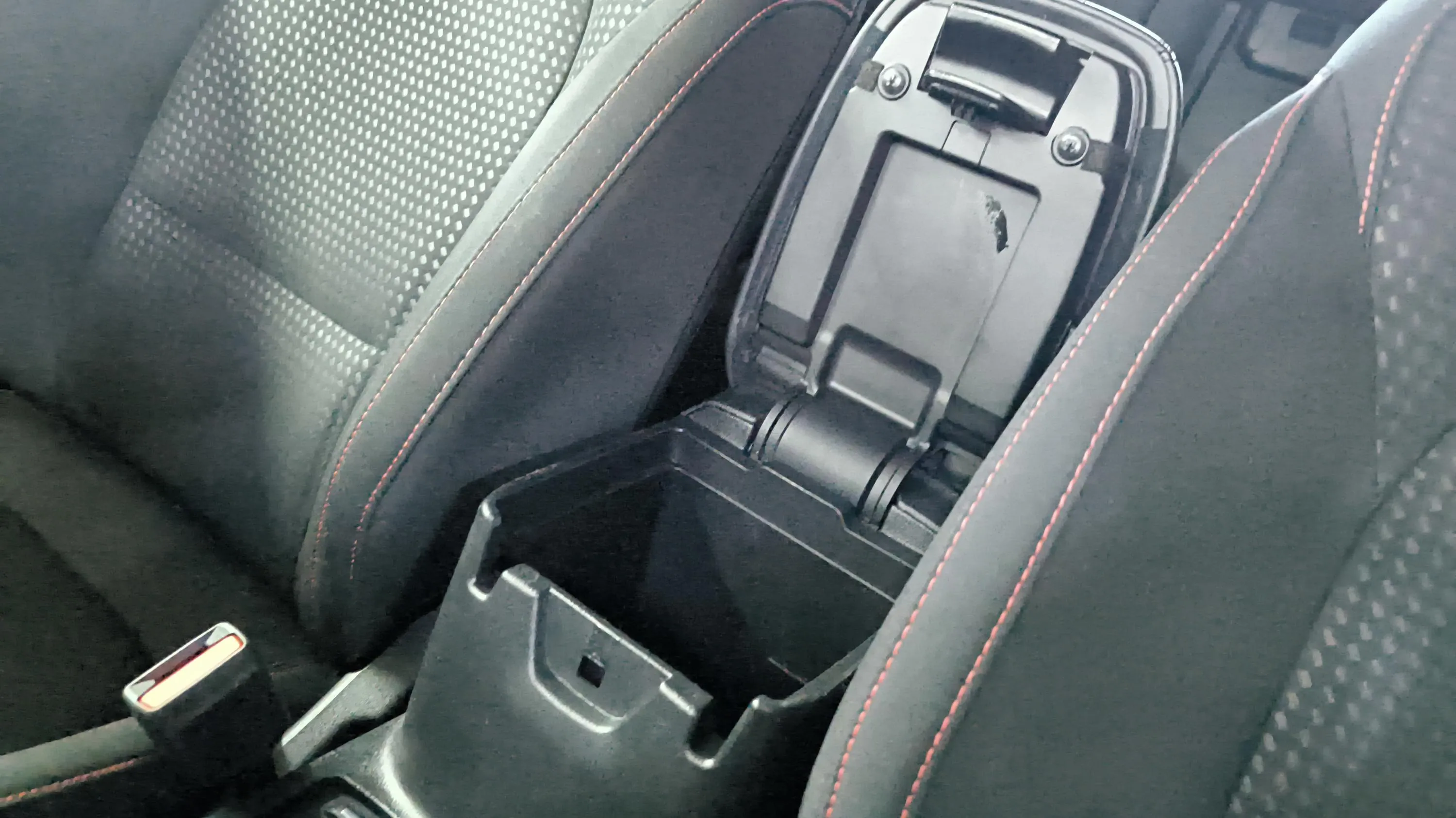 Ford Focus 1.0 EcoBoost MHEV ST-Line - foto 27