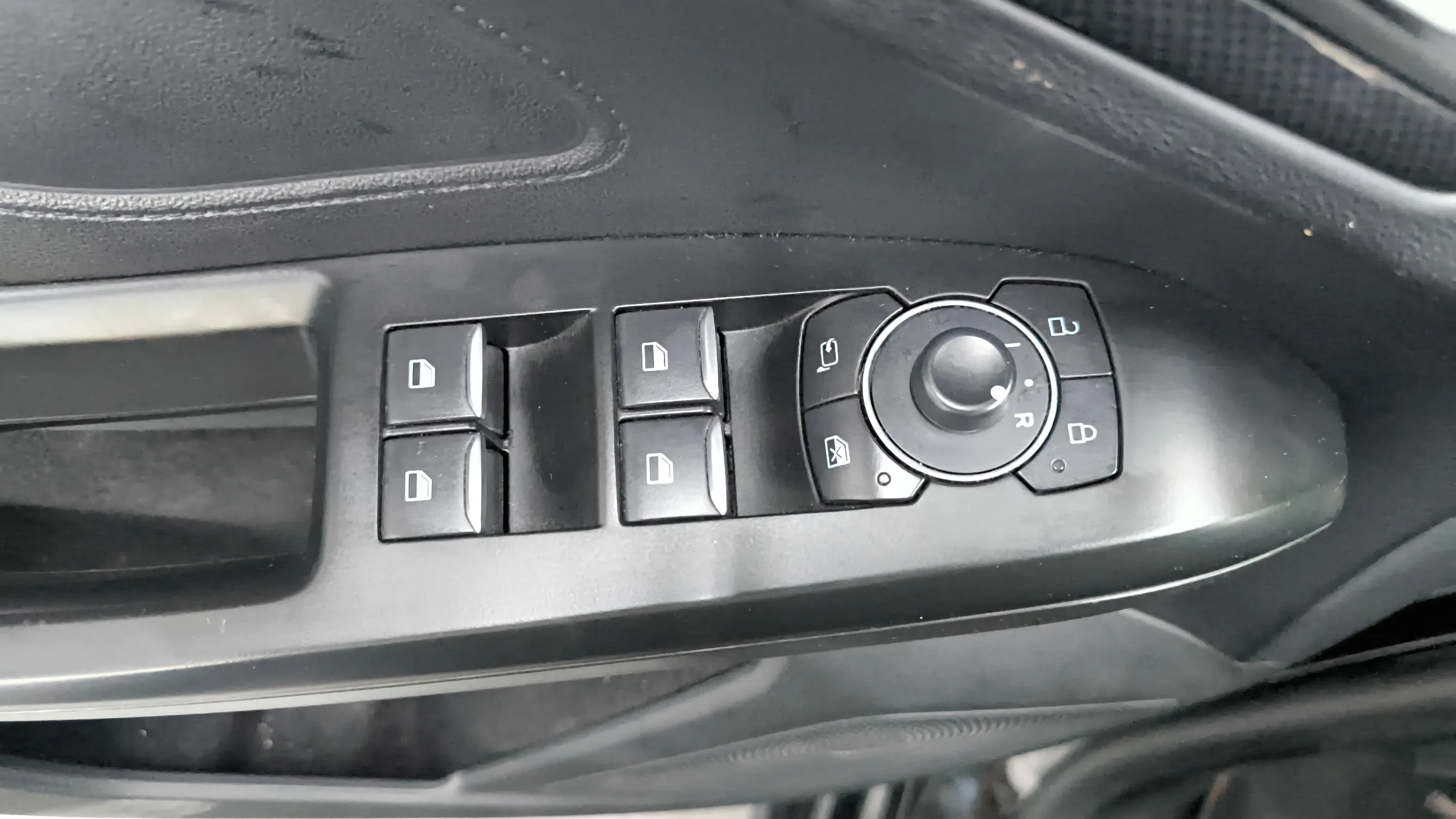 Ford Focus 1.0 EcoBoost MHEV ST-Line - foto 24