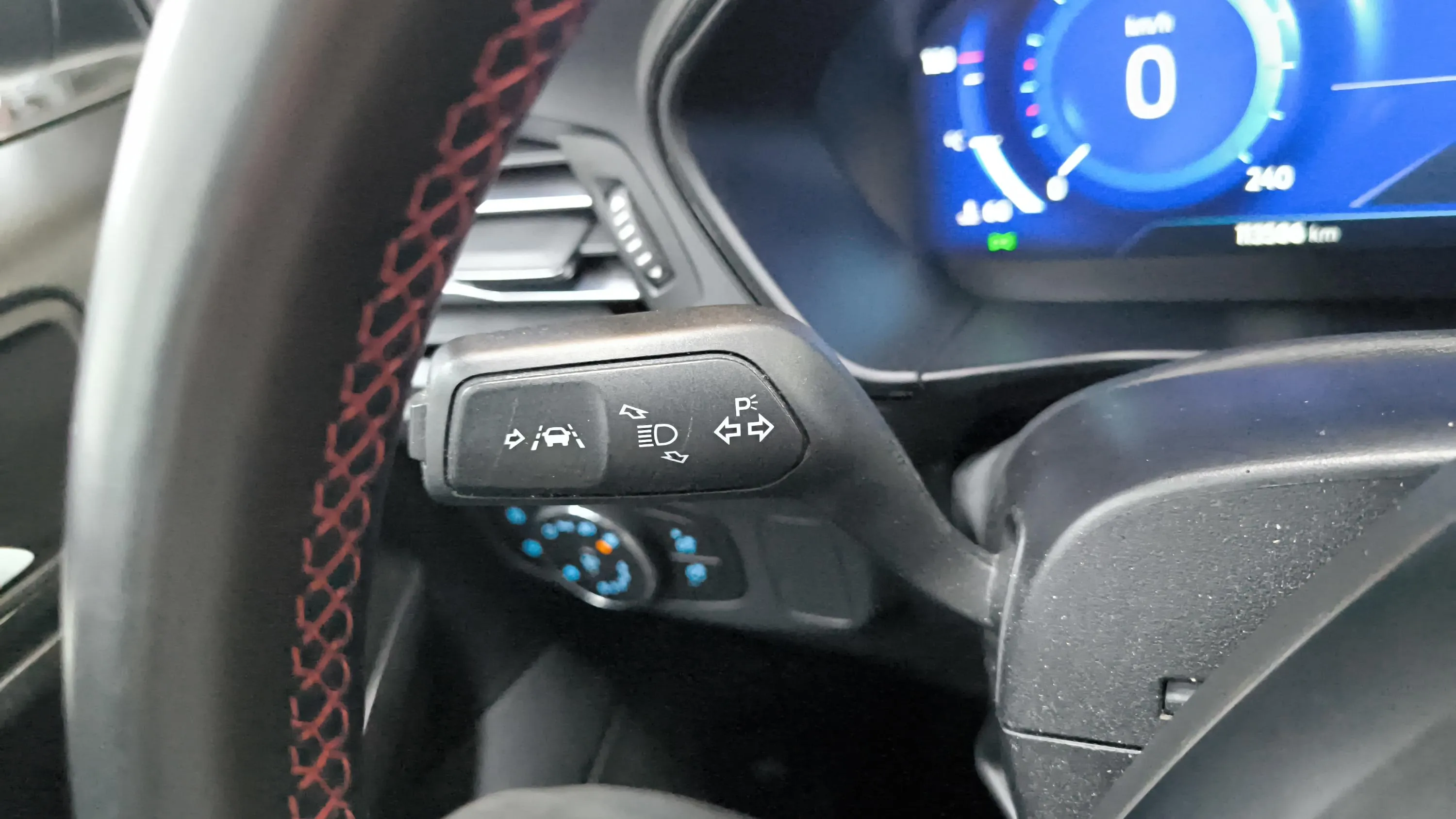 Ford Focus 1.0 EcoBoost MHEV ST-Line - foto 35