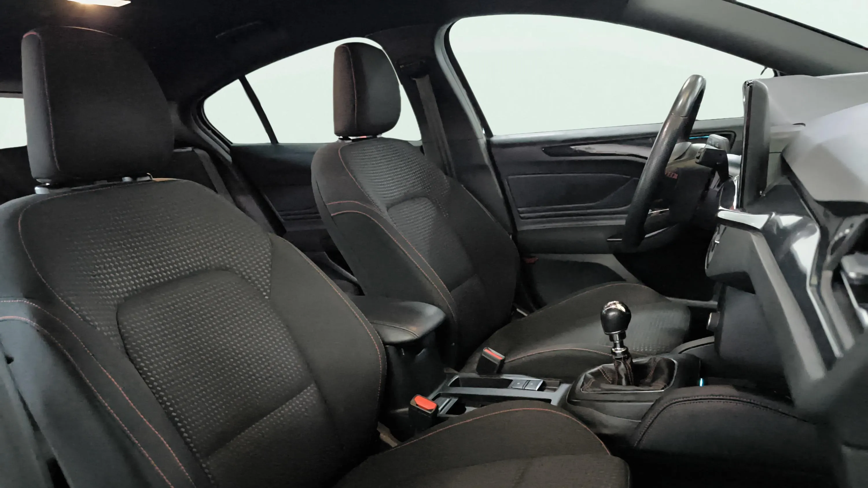 Ford Focus 1.0 EcoBoost MHEV ST-Line - foto 13