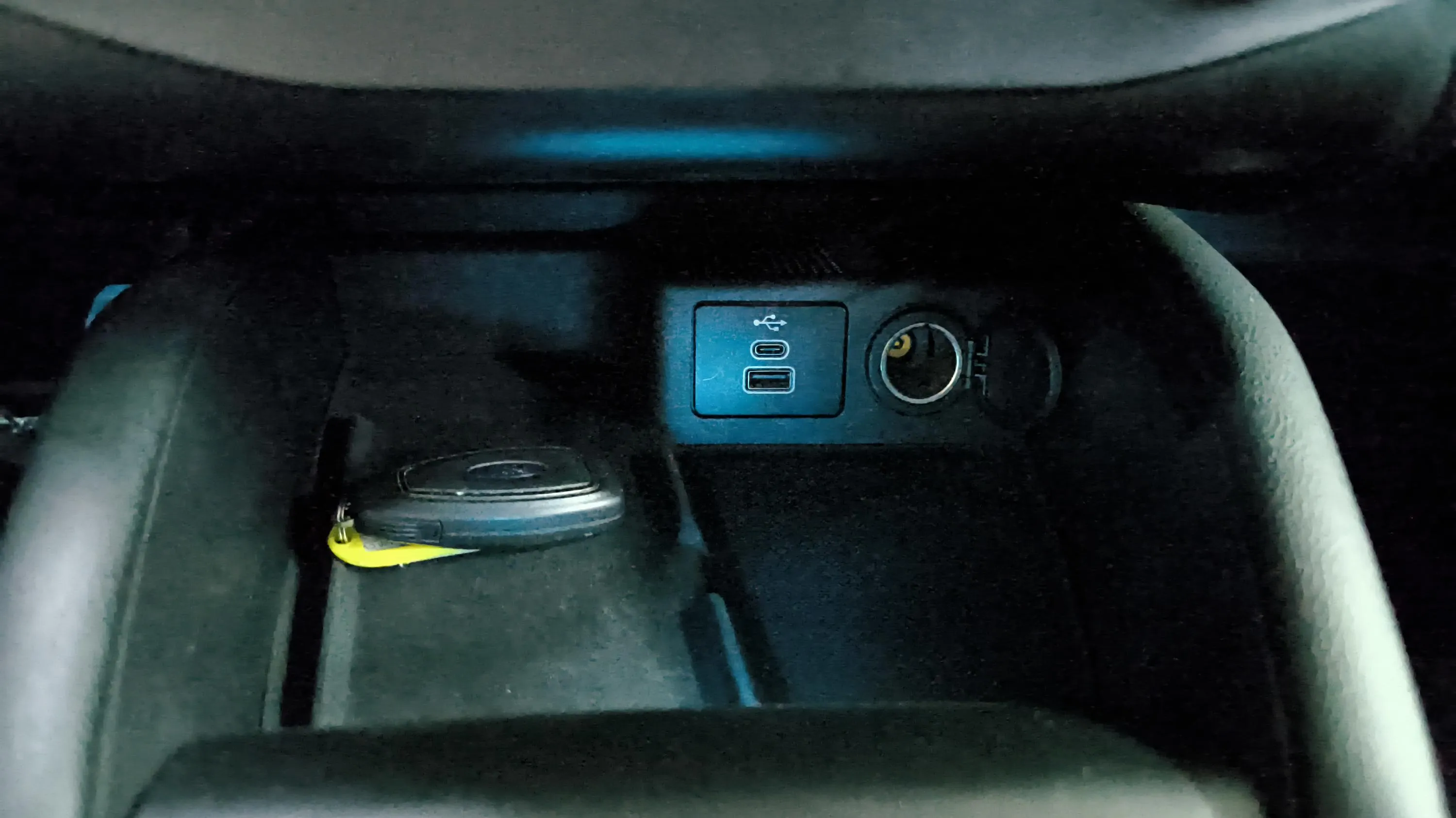 Ford Focus 1.0 EcoBoost MHEV ST-Line - foto 31