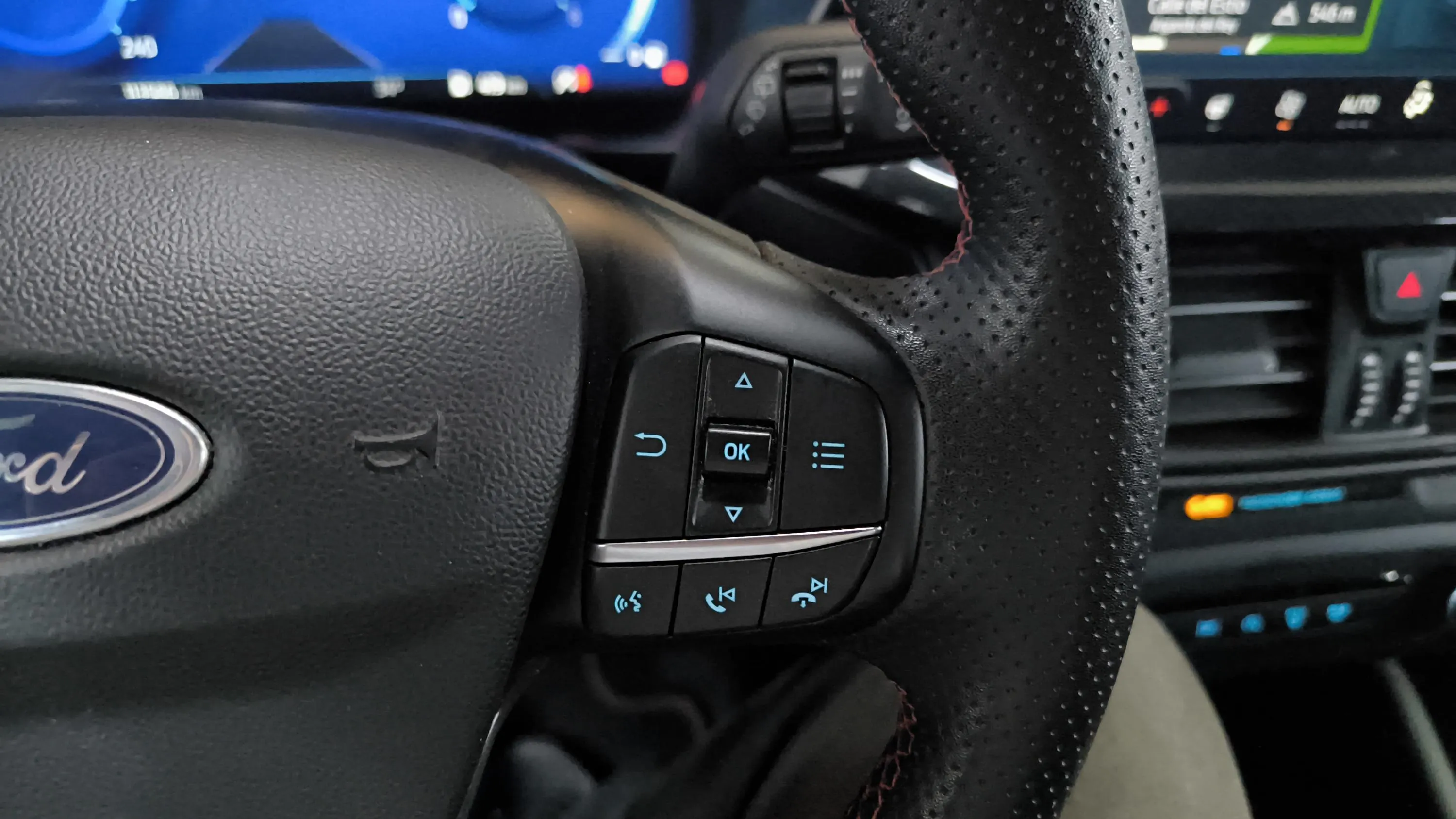 Ford Focus 1.0 EcoBoost MHEV ST-Line - foto 37