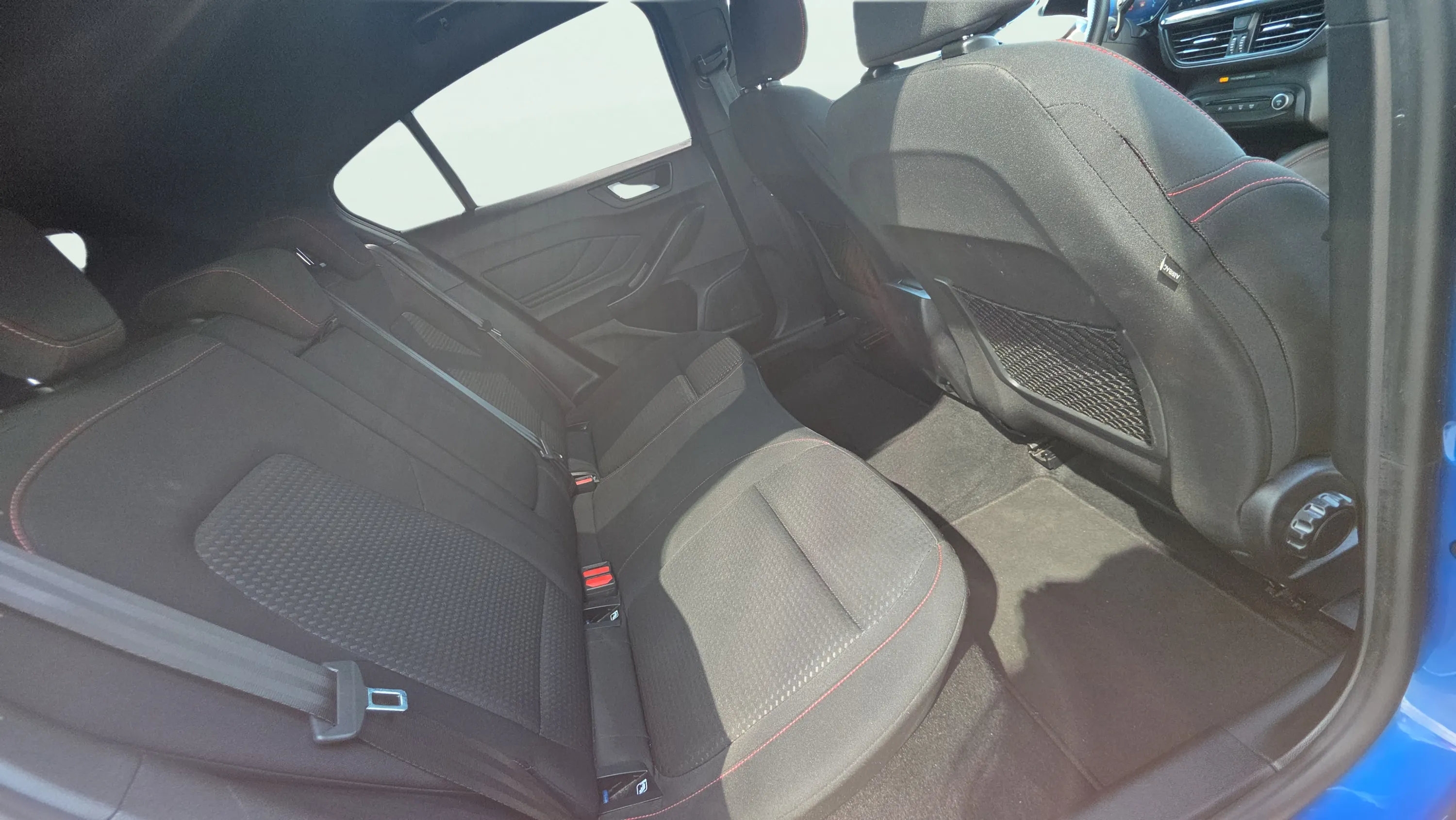 Ford Focus 1.0 EcoBoost MHEV ST-Line Design SIP - foto 15