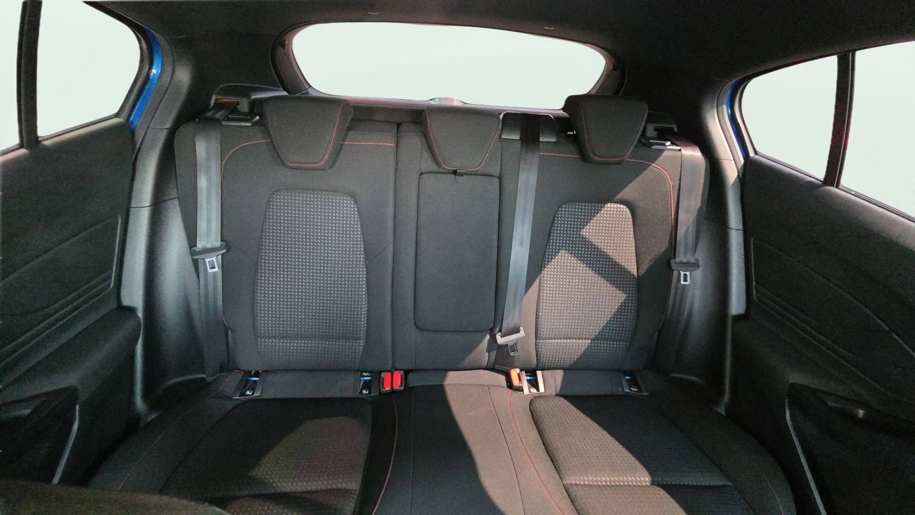 Ford Focus 1.0 EcoBoost MHEV ST-Line Design SIP - foto 16
