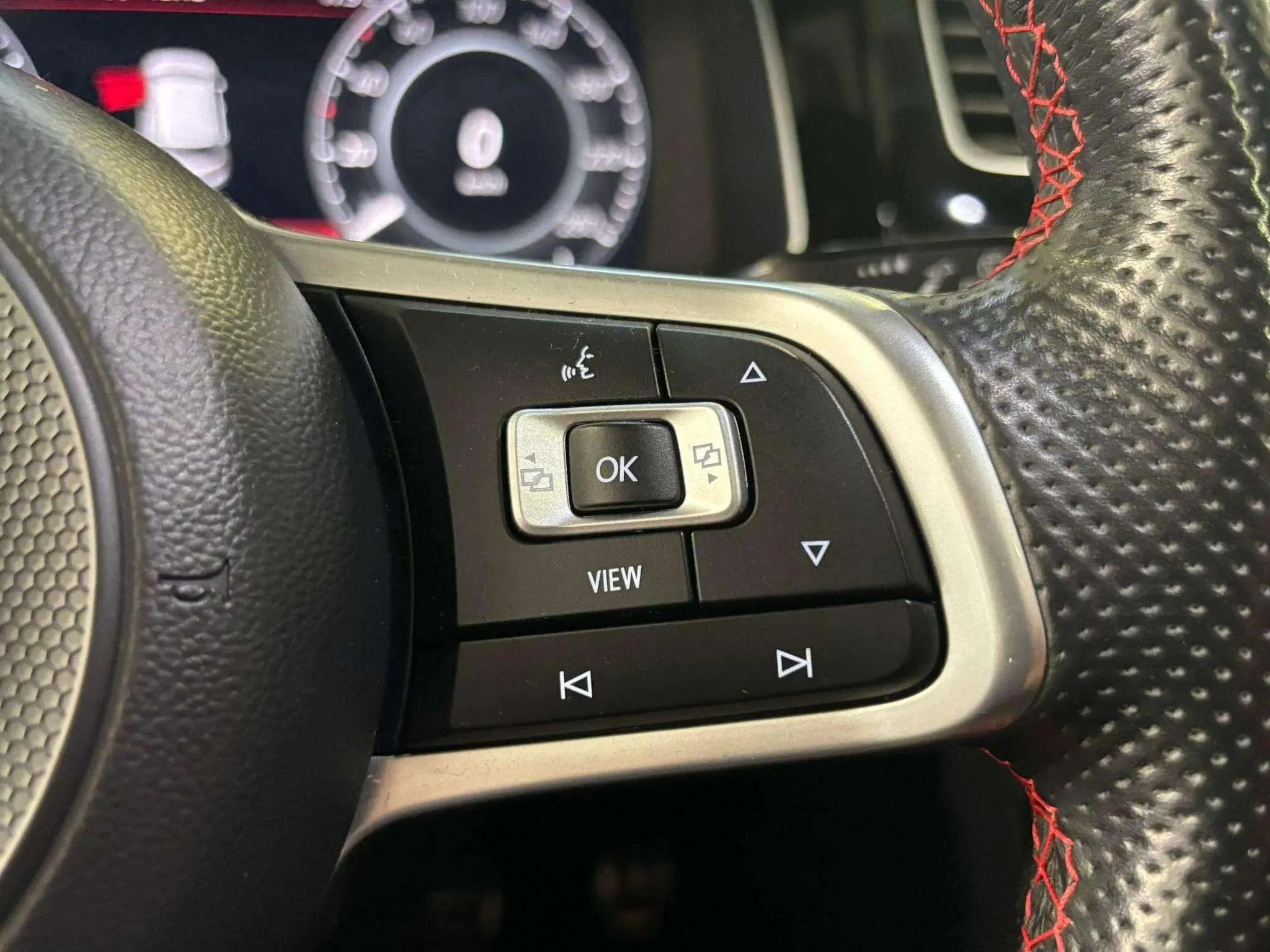 Volkswagen Golf GTI TCR 2.0 TSI DSG - foto 26