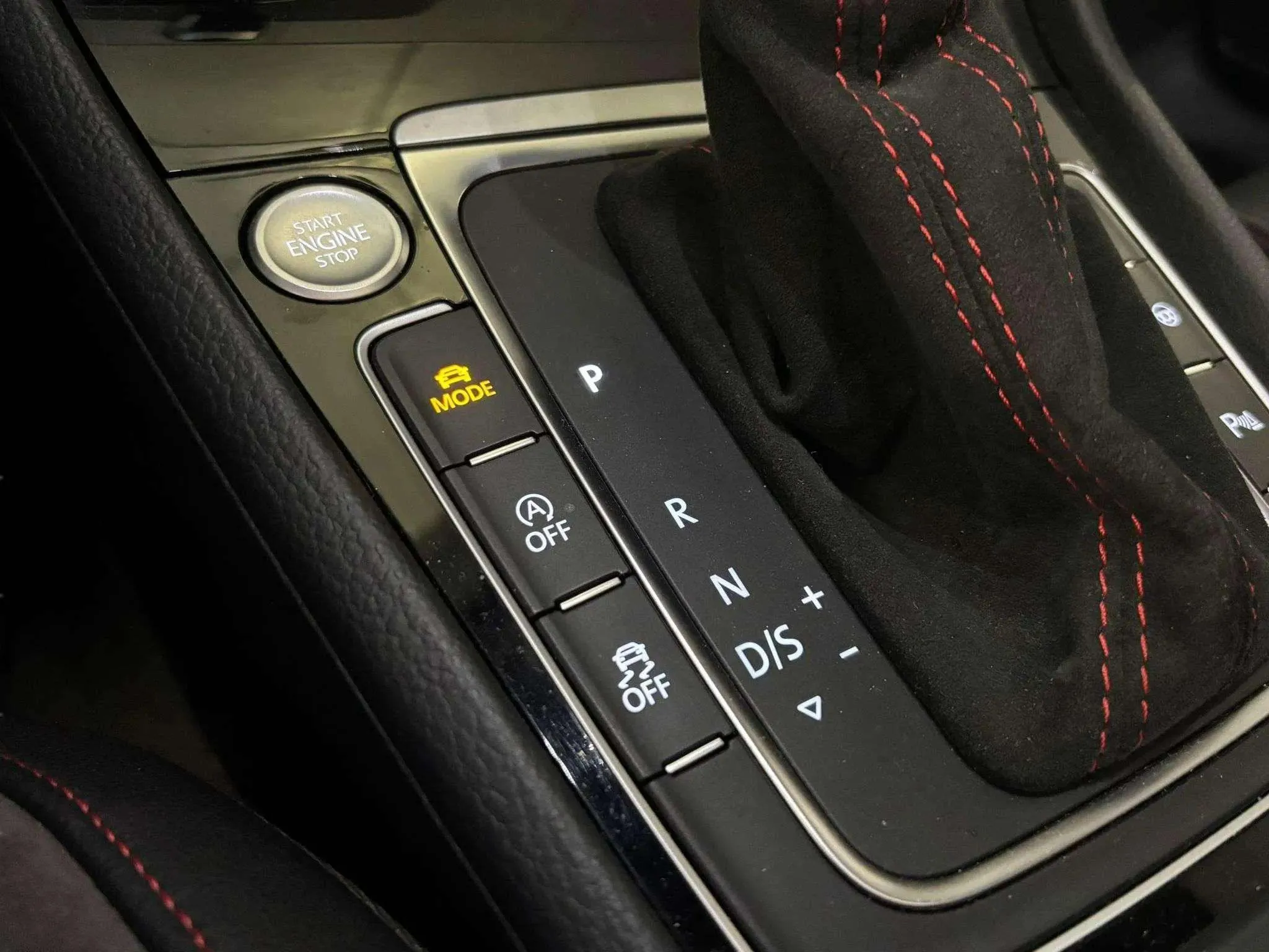 Volkswagen Golf GTI TCR 2.0 TSI DSG - foto 22