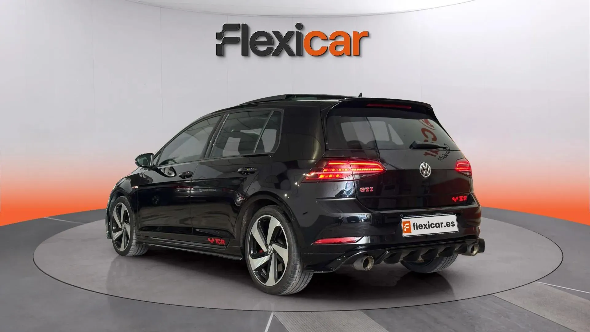 Volkswagen Golf GTI TCR 2.0 TSI DSG - foto 4