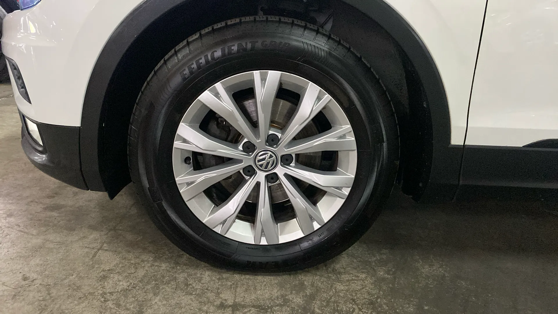 Volkswagen Tiguan Edition 2.0 TDI BMT - foto 29