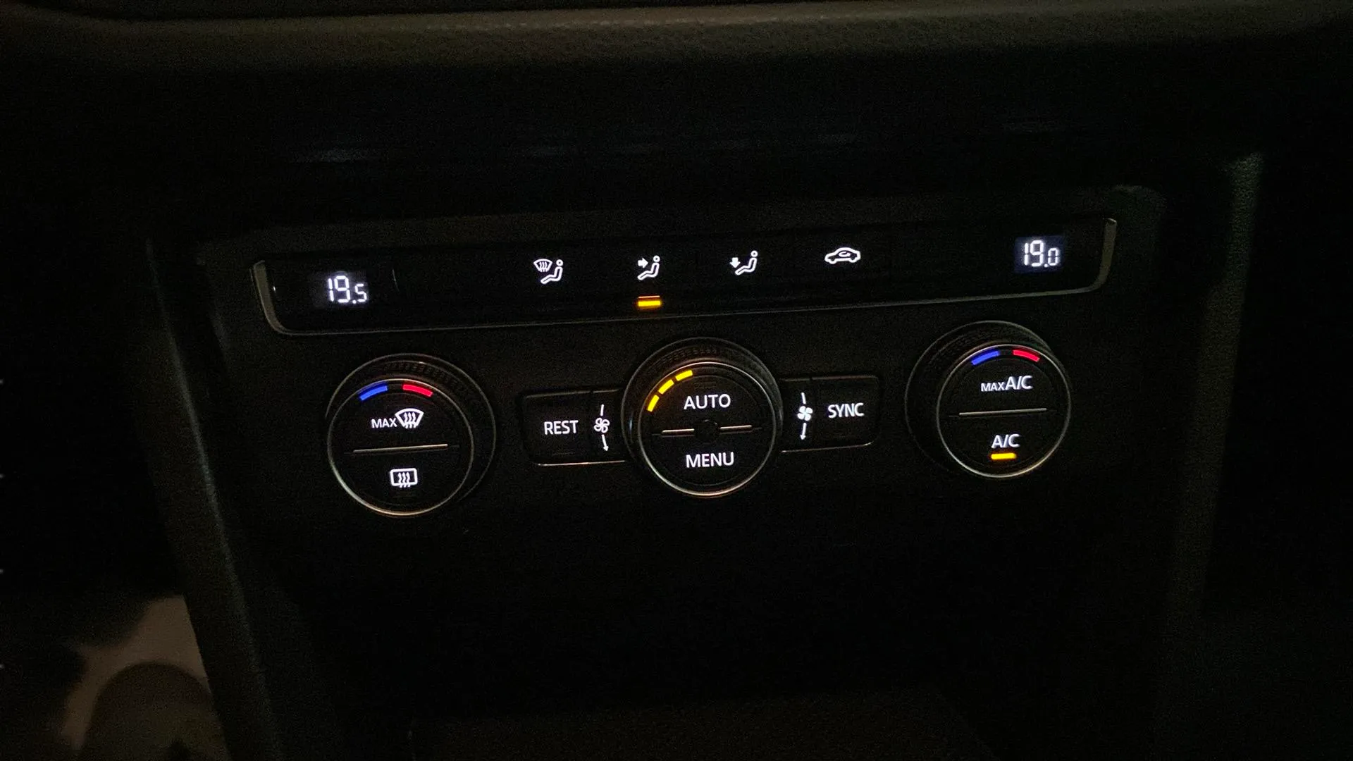 Volkswagen Tiguan Edition 2.0 TDI BMT - foto 24