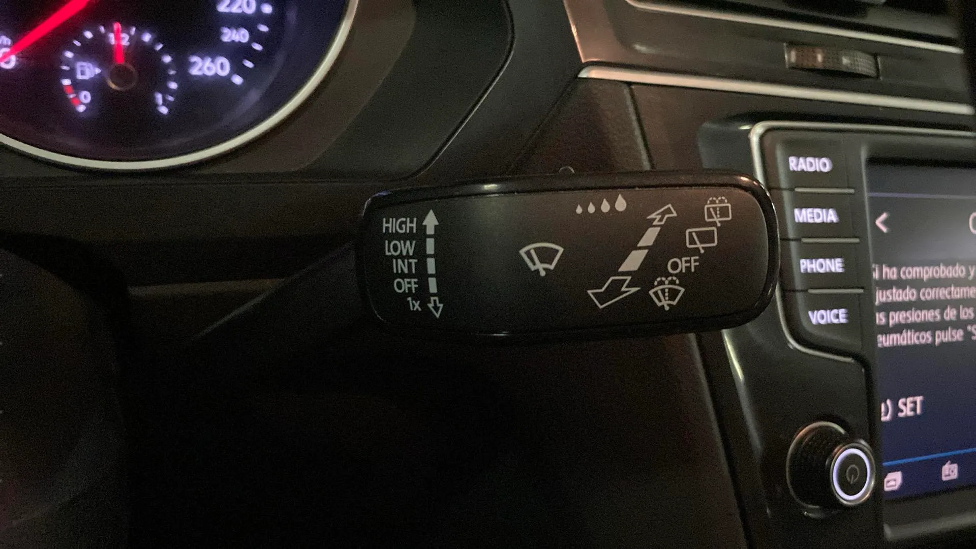 Volkswagen Tiguan Edition 2.0 TDI BMT - foto 17