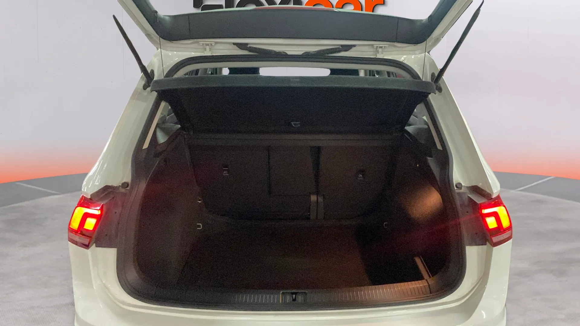 Volkswagen Tiguan Edition 2.0 TDI BMT - foto 9