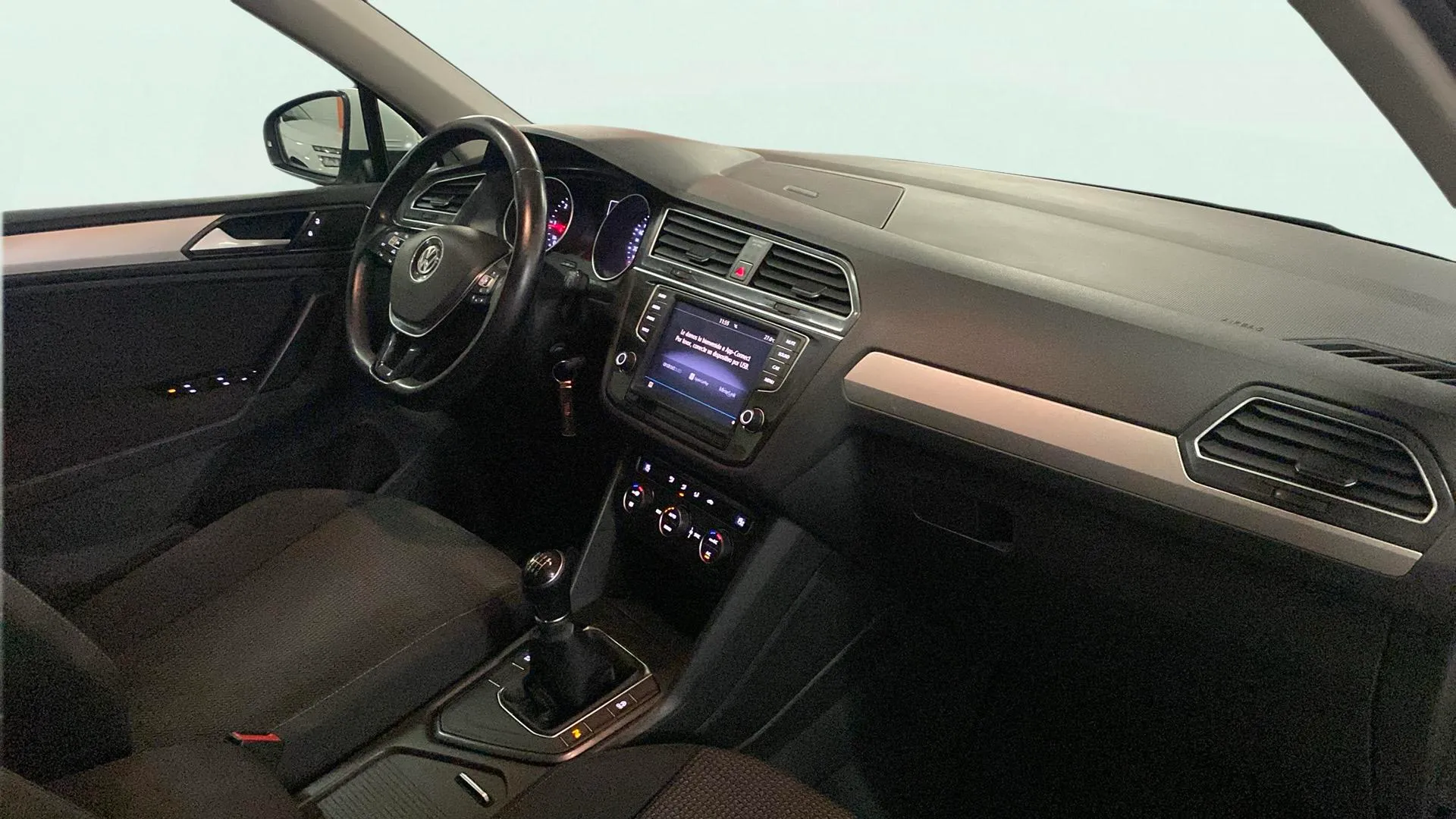 Volkswagen Tiguan Edition 2.0 TDI BMT - foto 11