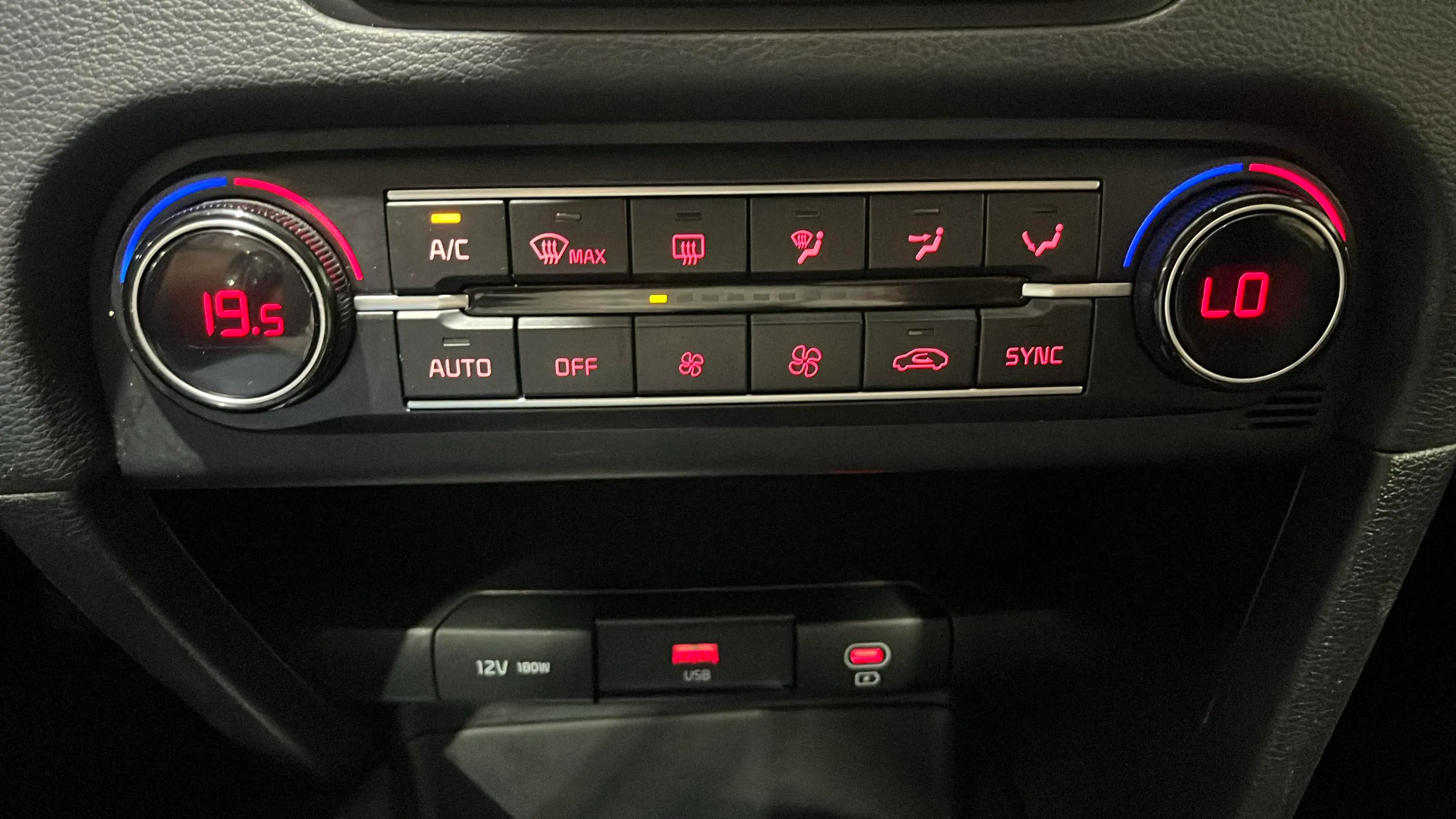Kia Ceed 1.6 MHEV Tech DCT - foto 23