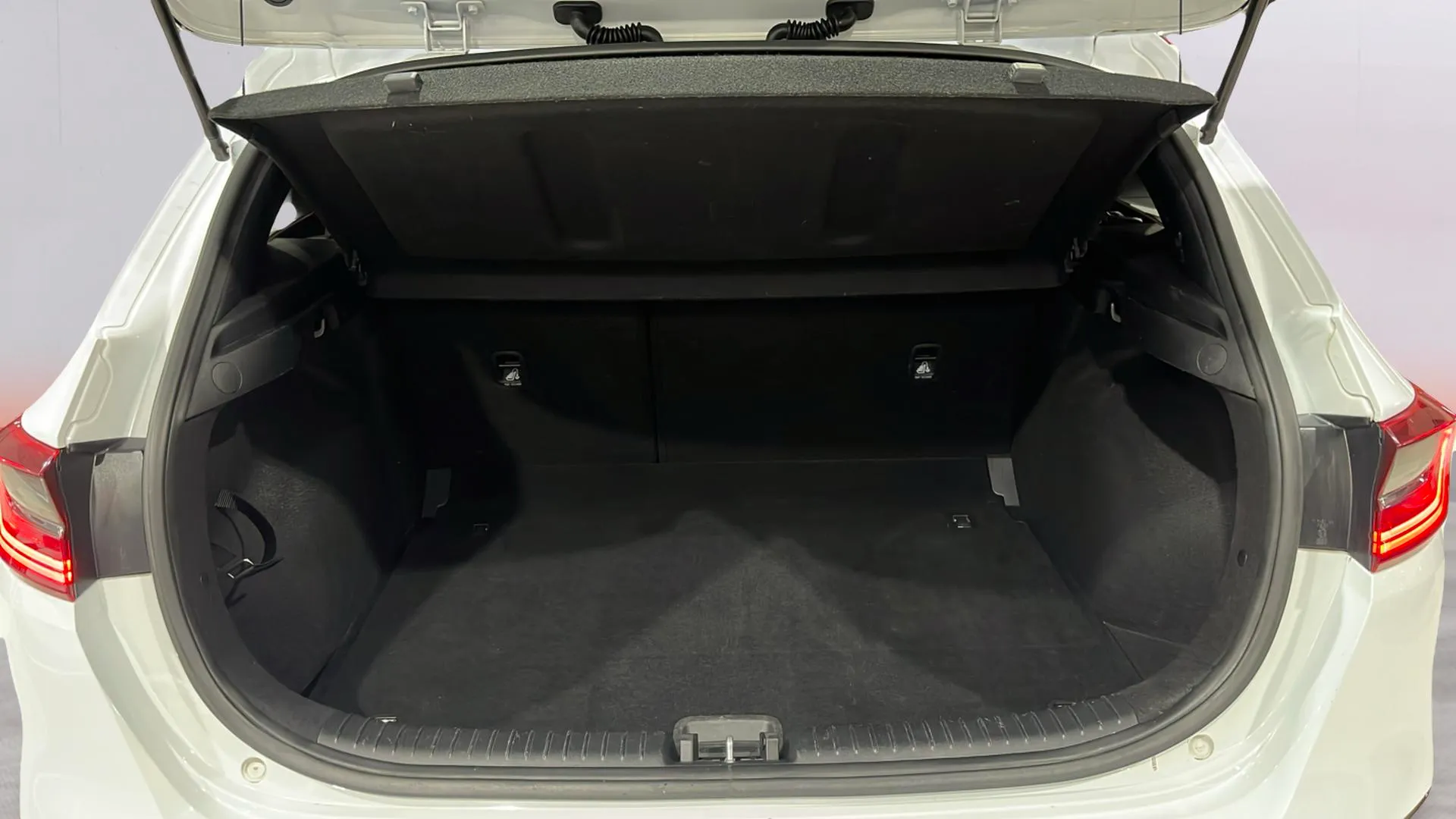 Kia Ceed 1.6 MHEV Tech DCT - foto 9